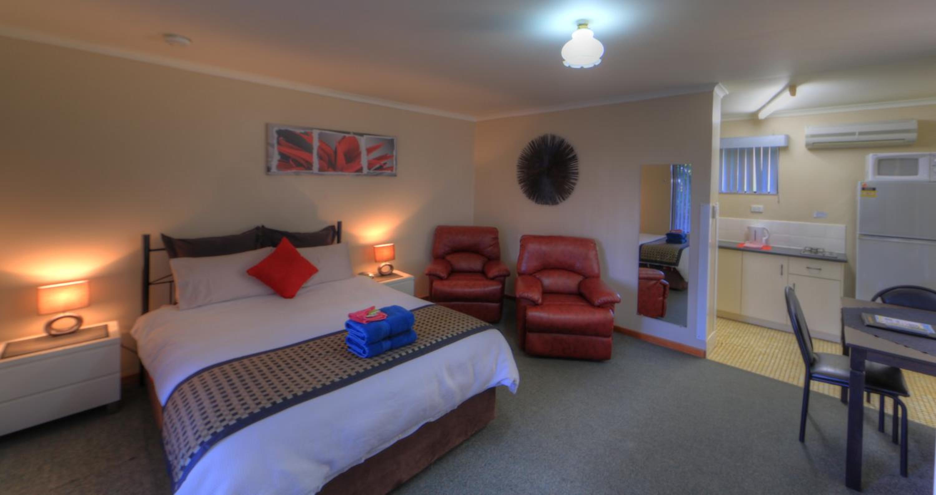 One-bedroom Chalet with Private Bathroom photo 2