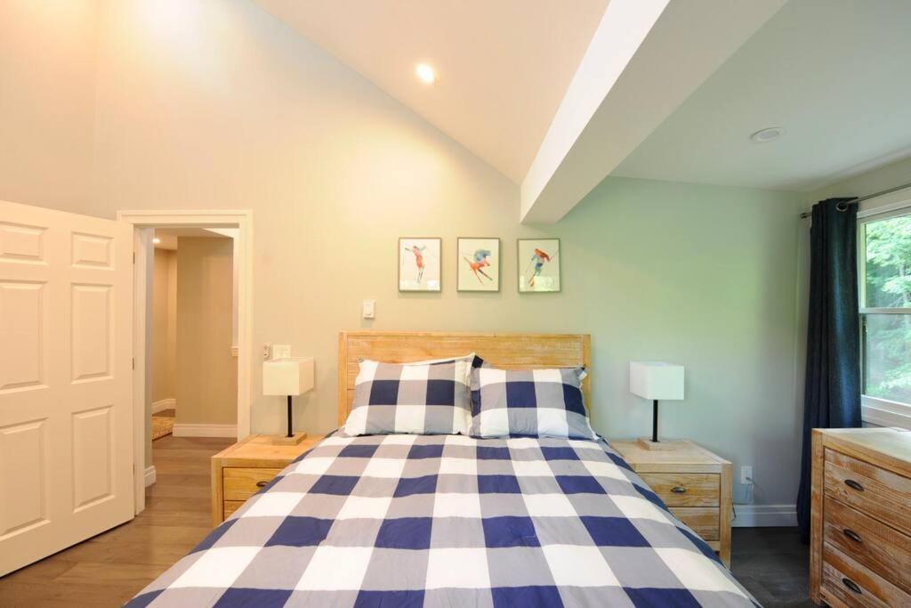 Five-Bedroom House photo 1