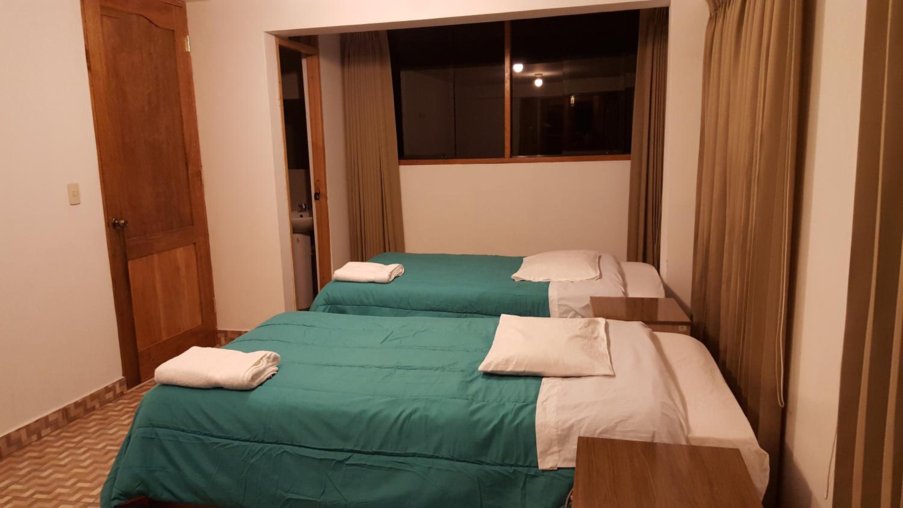 Twin Room with Private Bathroom photo 3