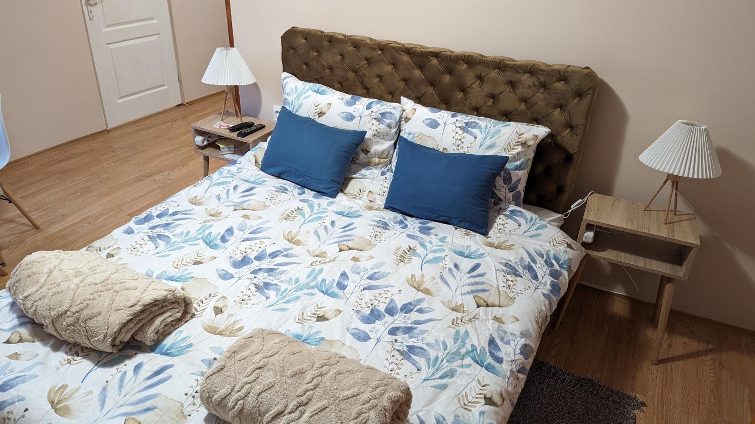 One-Bedroom Apartment photo 2