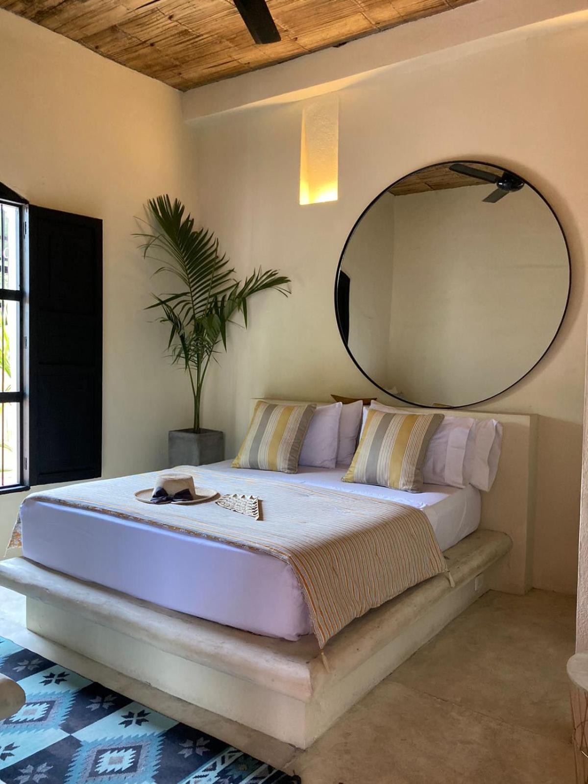 Deluxe King Room photo 1