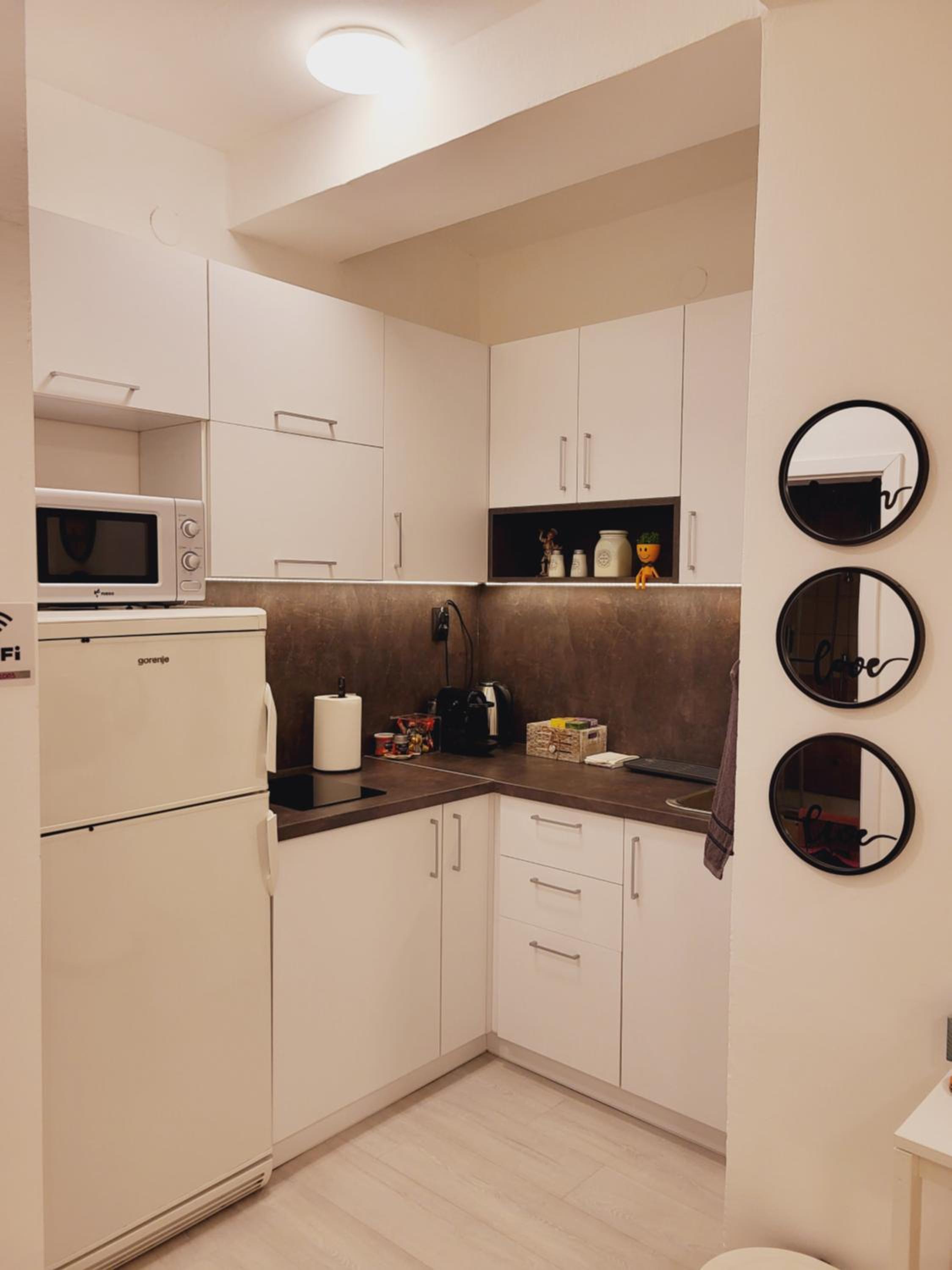 One-Bedroom Apartment photo 3