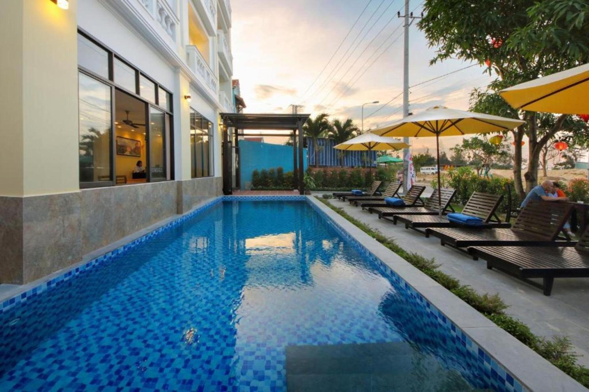 Deluxe Double Room With Balcony - Photo 2