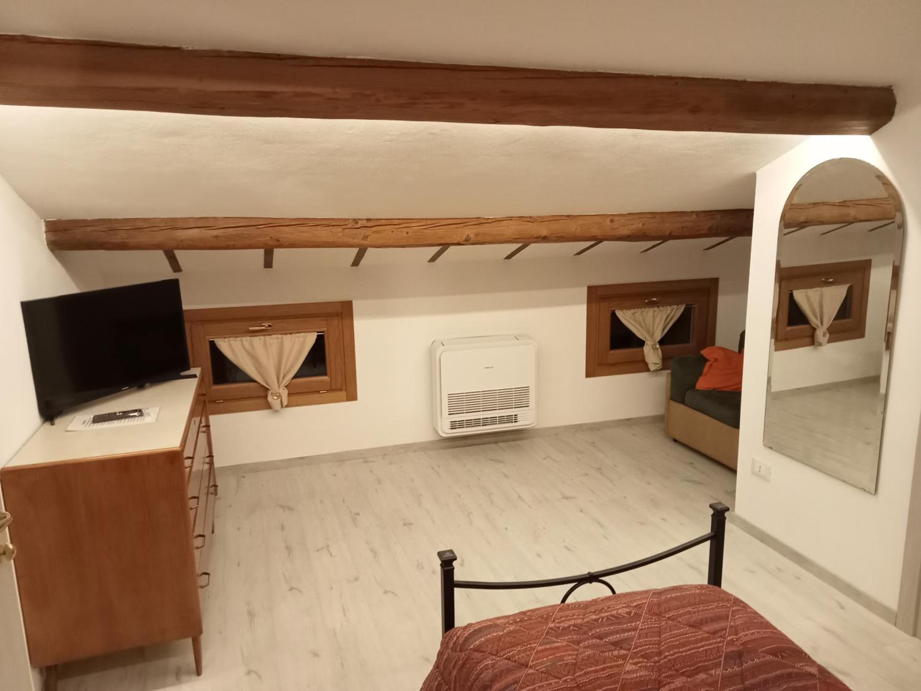 Single Room photo 2