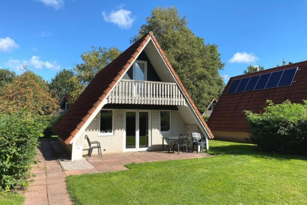 Three-Bedroom House photo 2