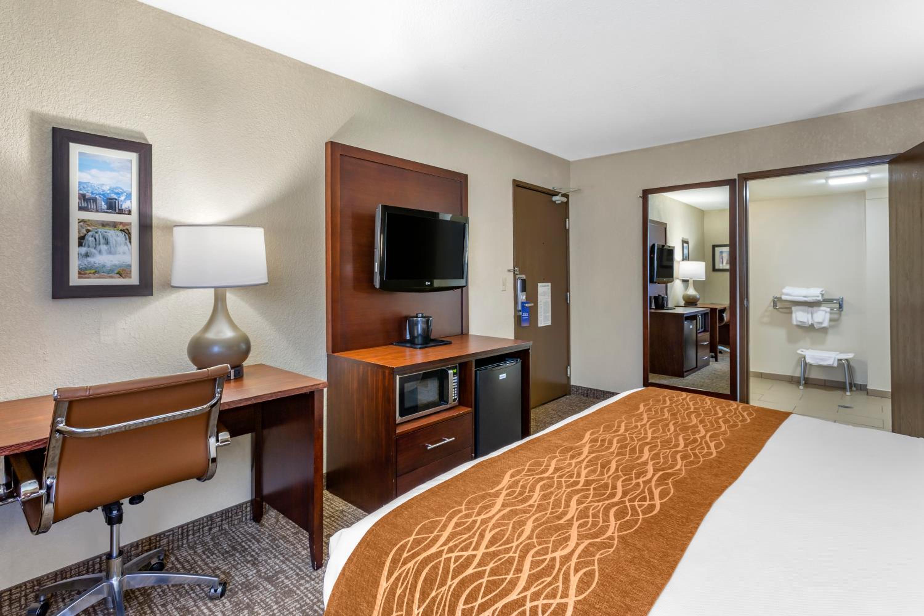 King Room - Disability Access/Non-Smoking - Photo 4