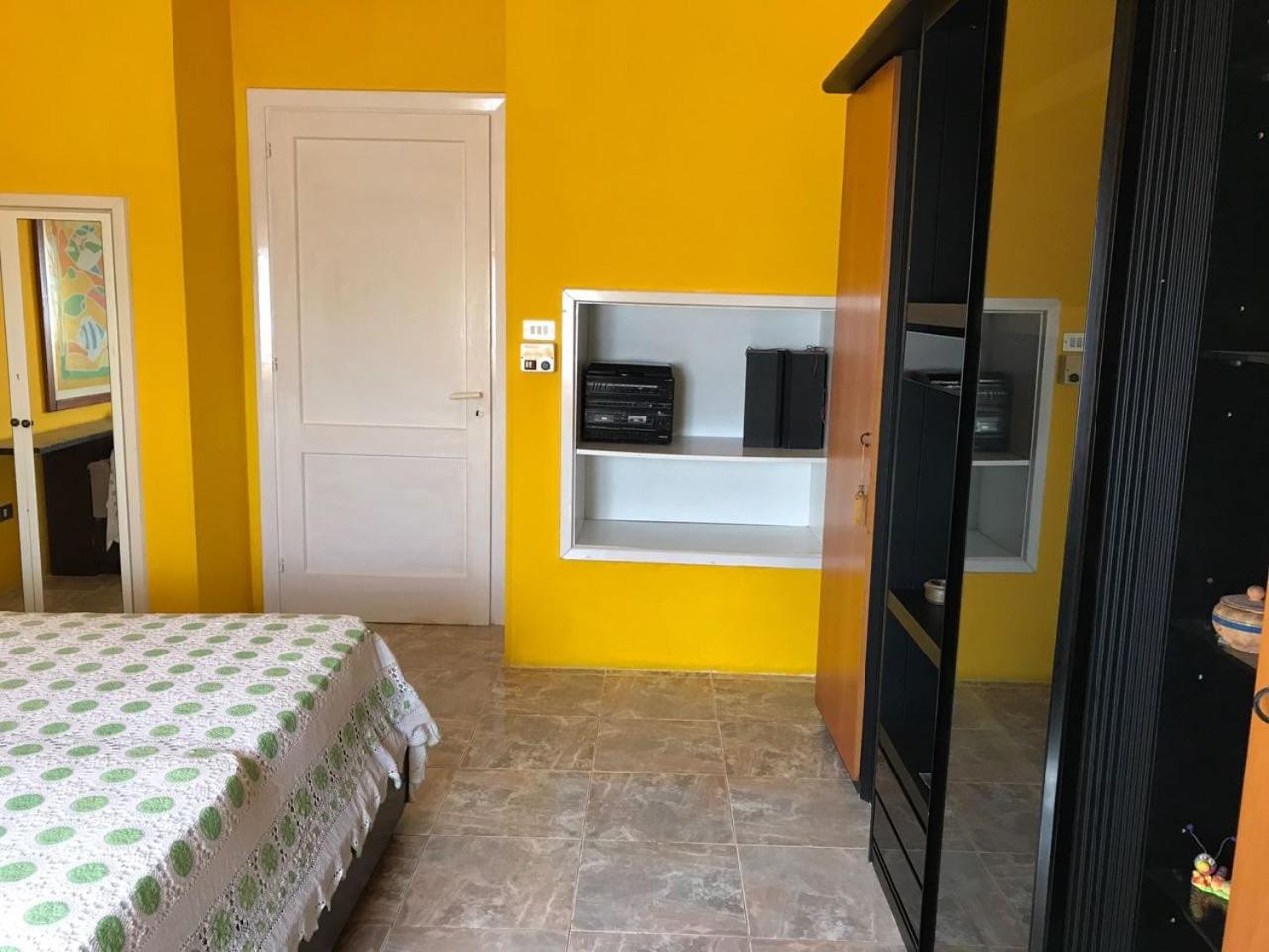 Four-Bedroom House photo 3