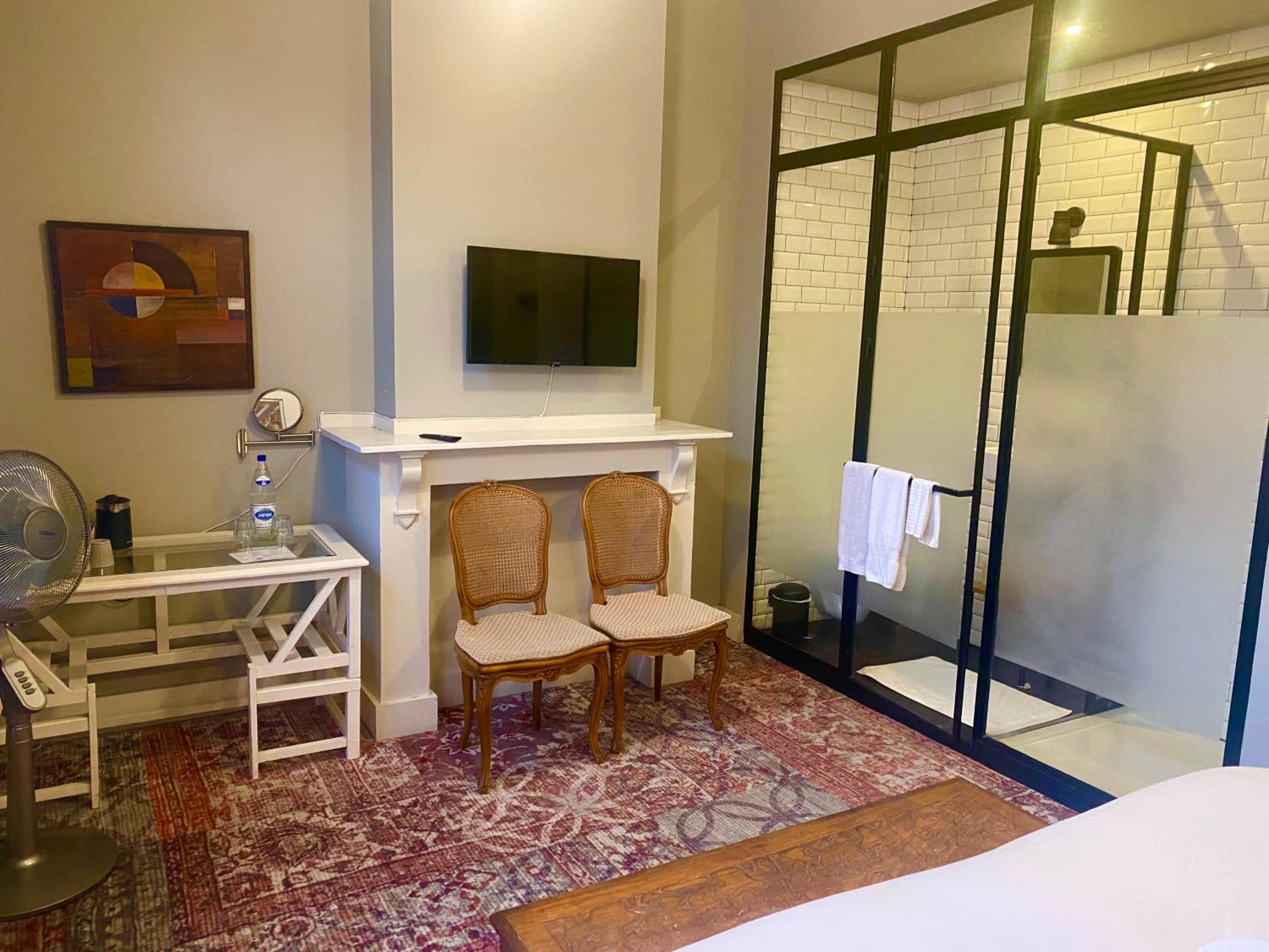 Deluxe Double or Twin Room with City View photo 3