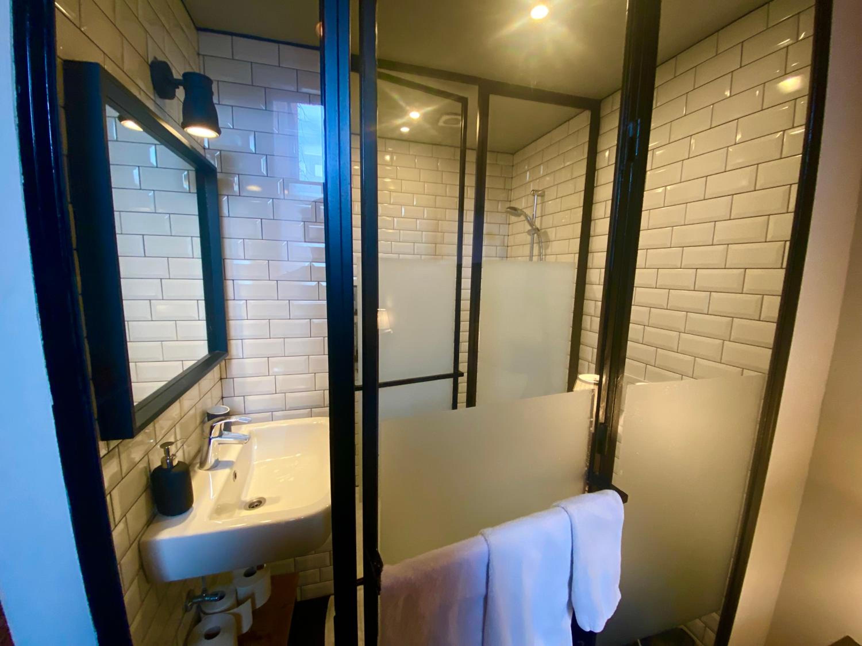 Double or Twin Room with City View photo 3
