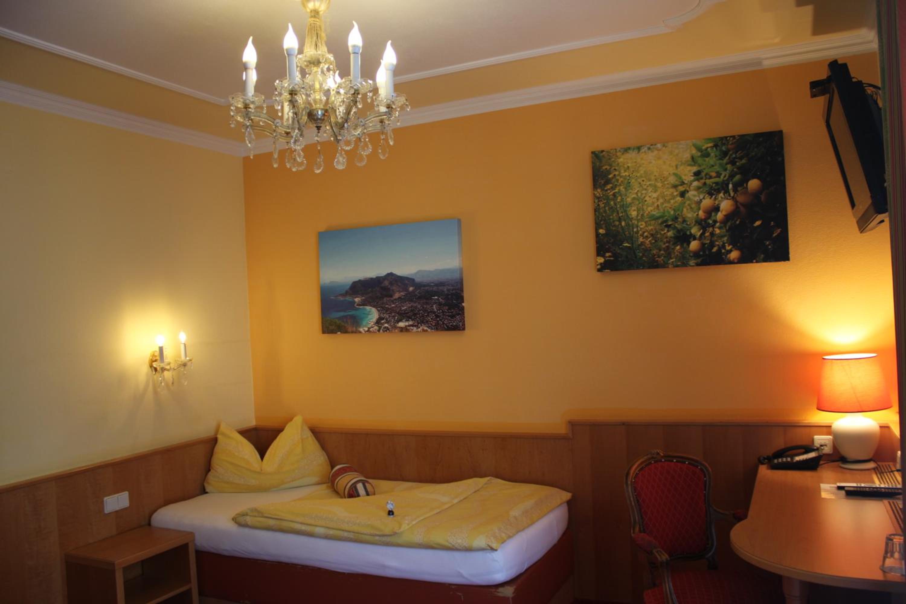 Single Room photo 2