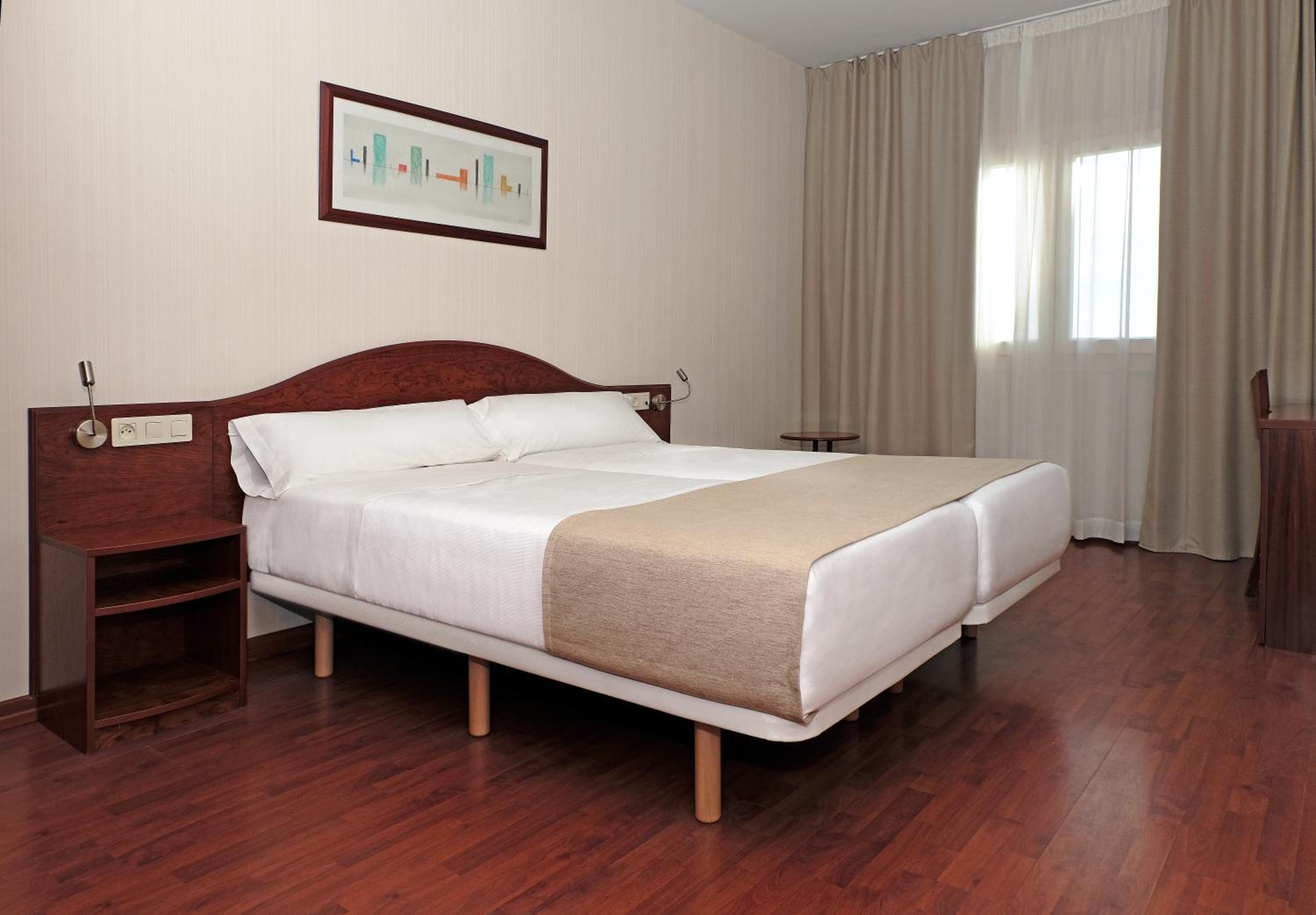 Twin Room - Photo 1