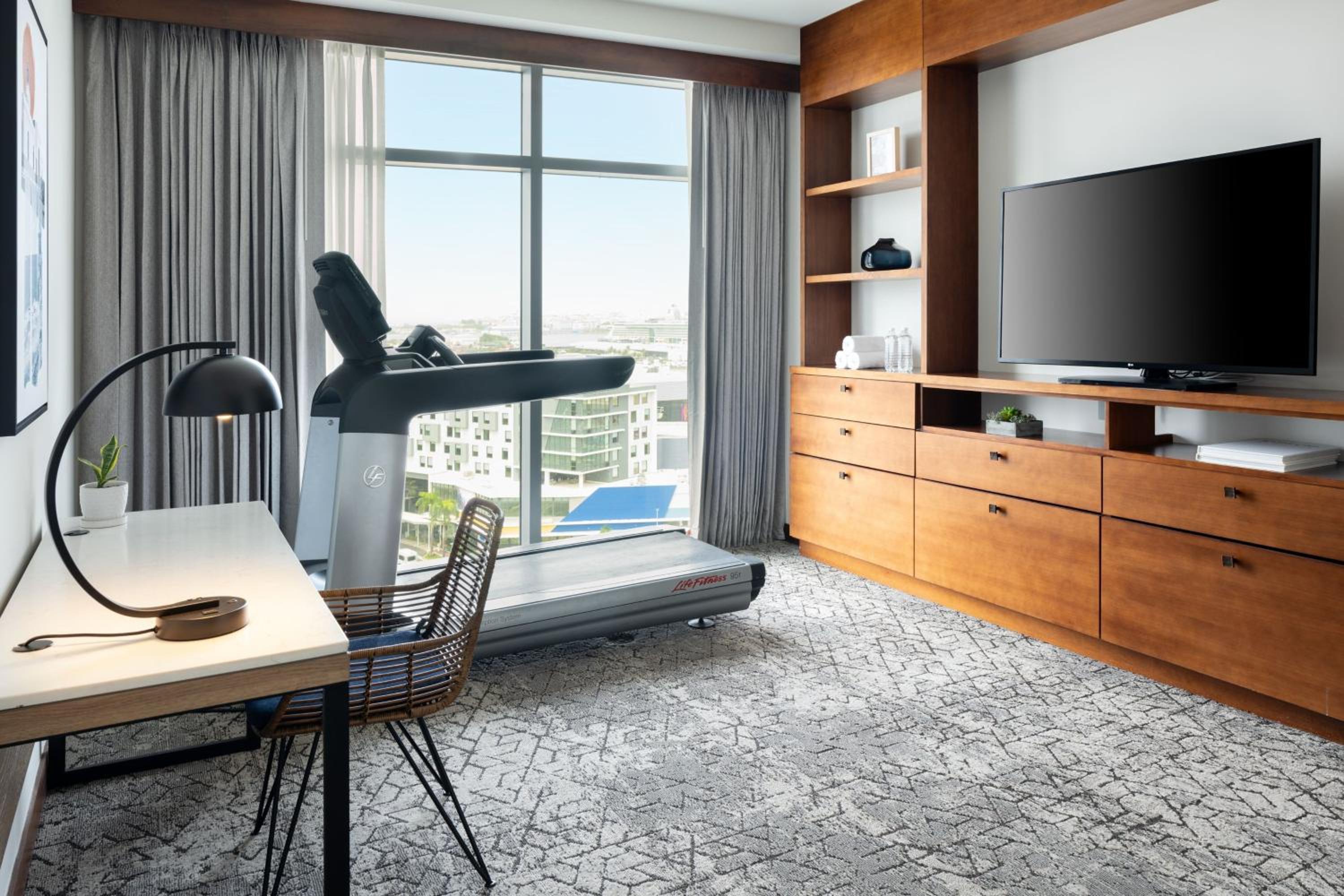 Presidential Suite, 1 King, Sofa bed, Bay View, Whirlpool