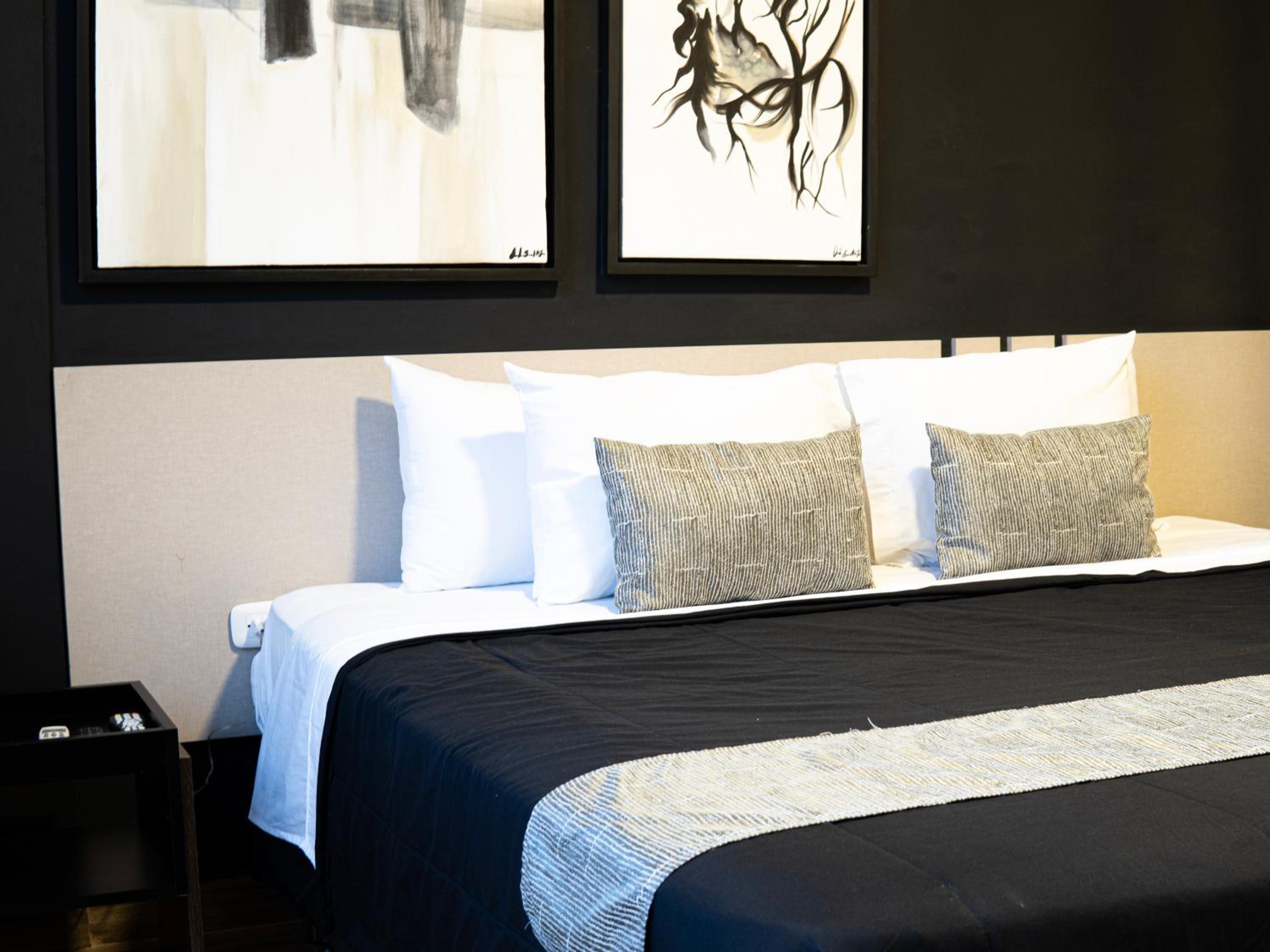 King Suite - Photo 3