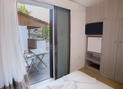 Twin Room with Mountain View photo 2