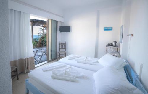 Twin Room with Sea View photo 3