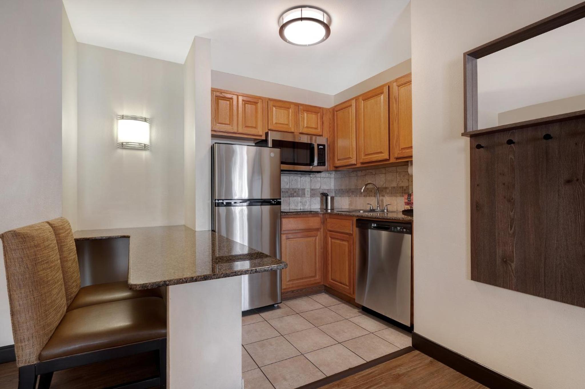 One-Bedroom King Suite - Photo 3
