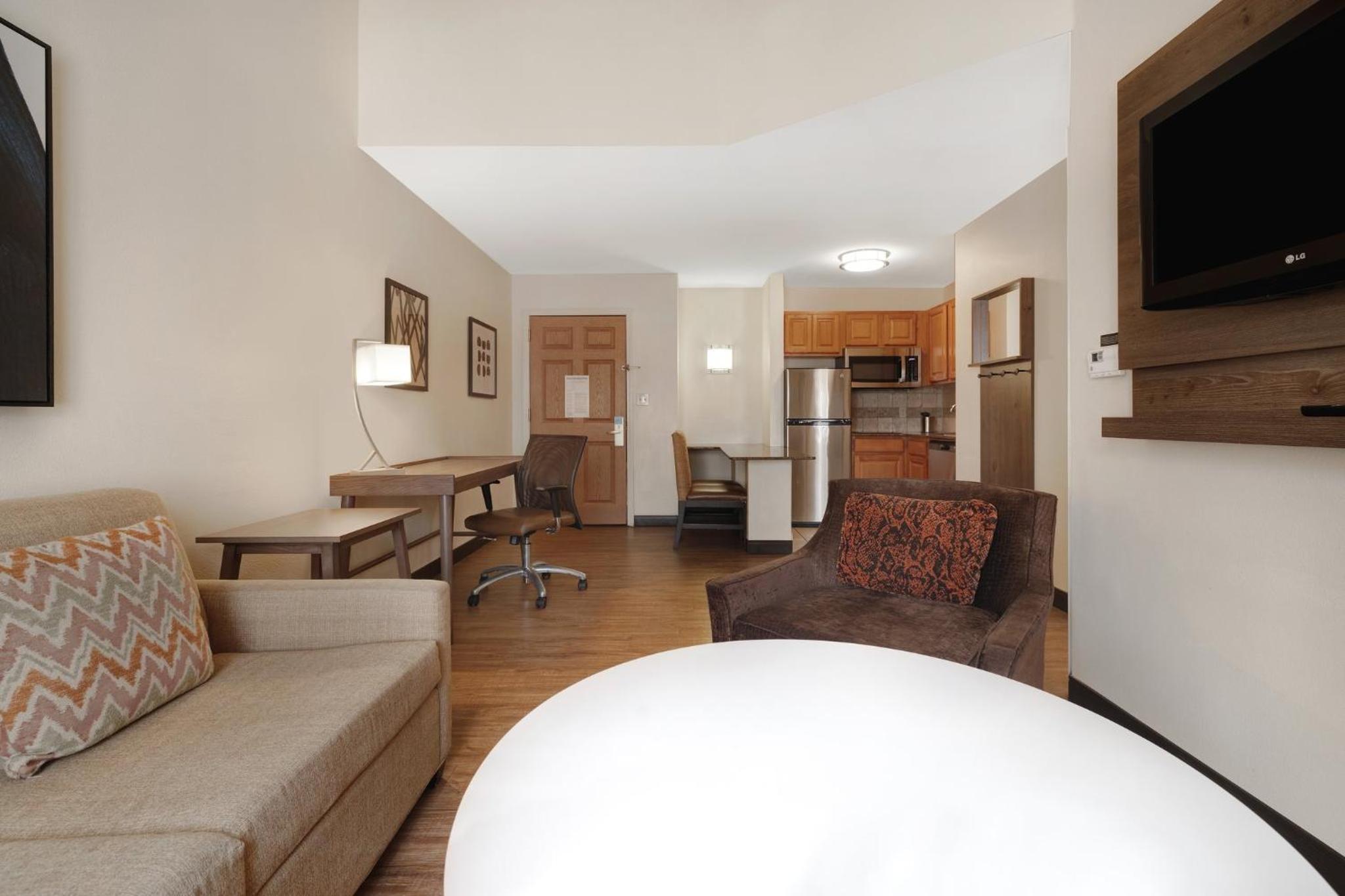 One-Bedroom Suite - Photo 1