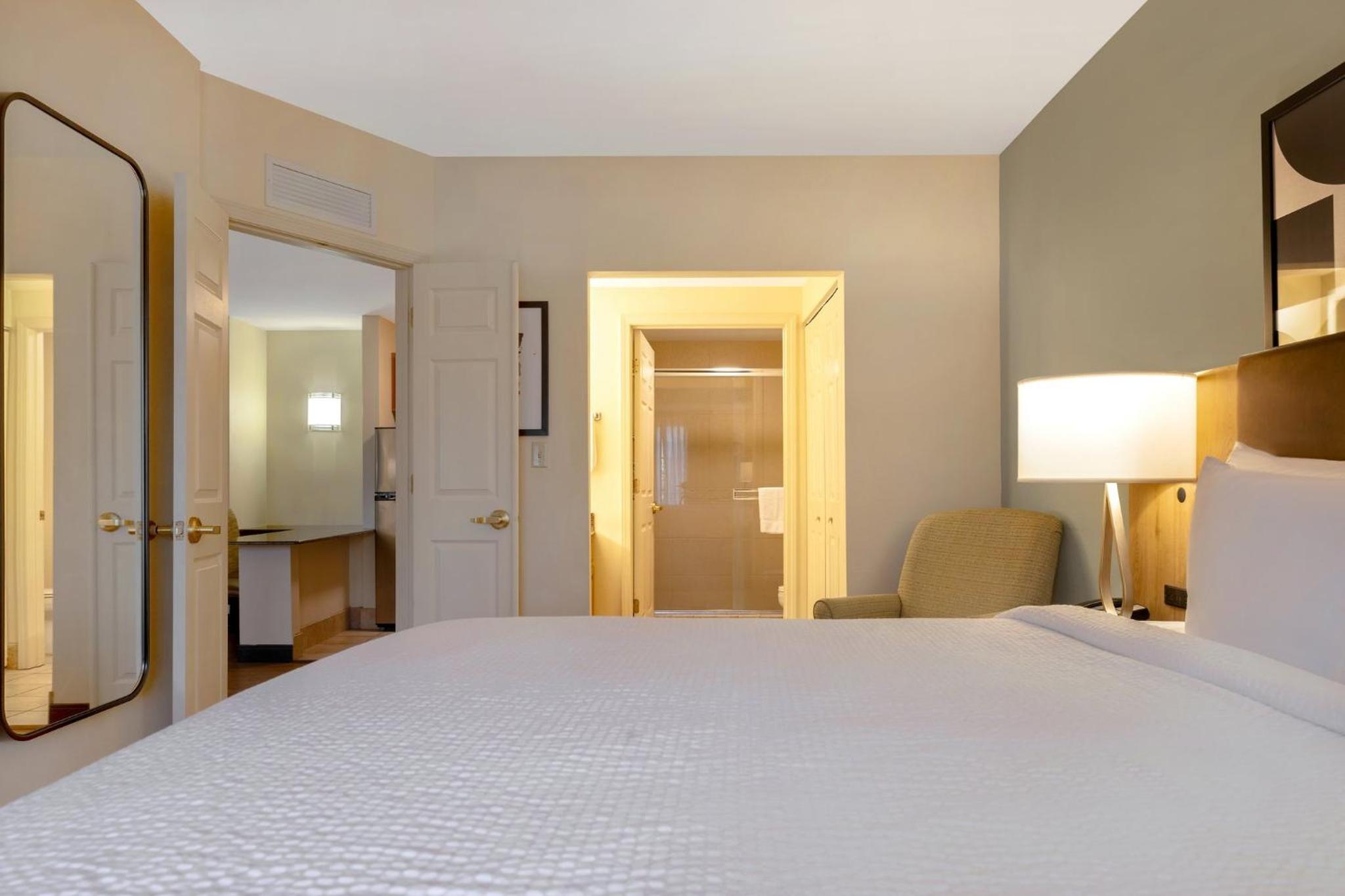 Two-Bedroom Queen Suite - Communication Accessible with Roll-In Shower - Photo 1