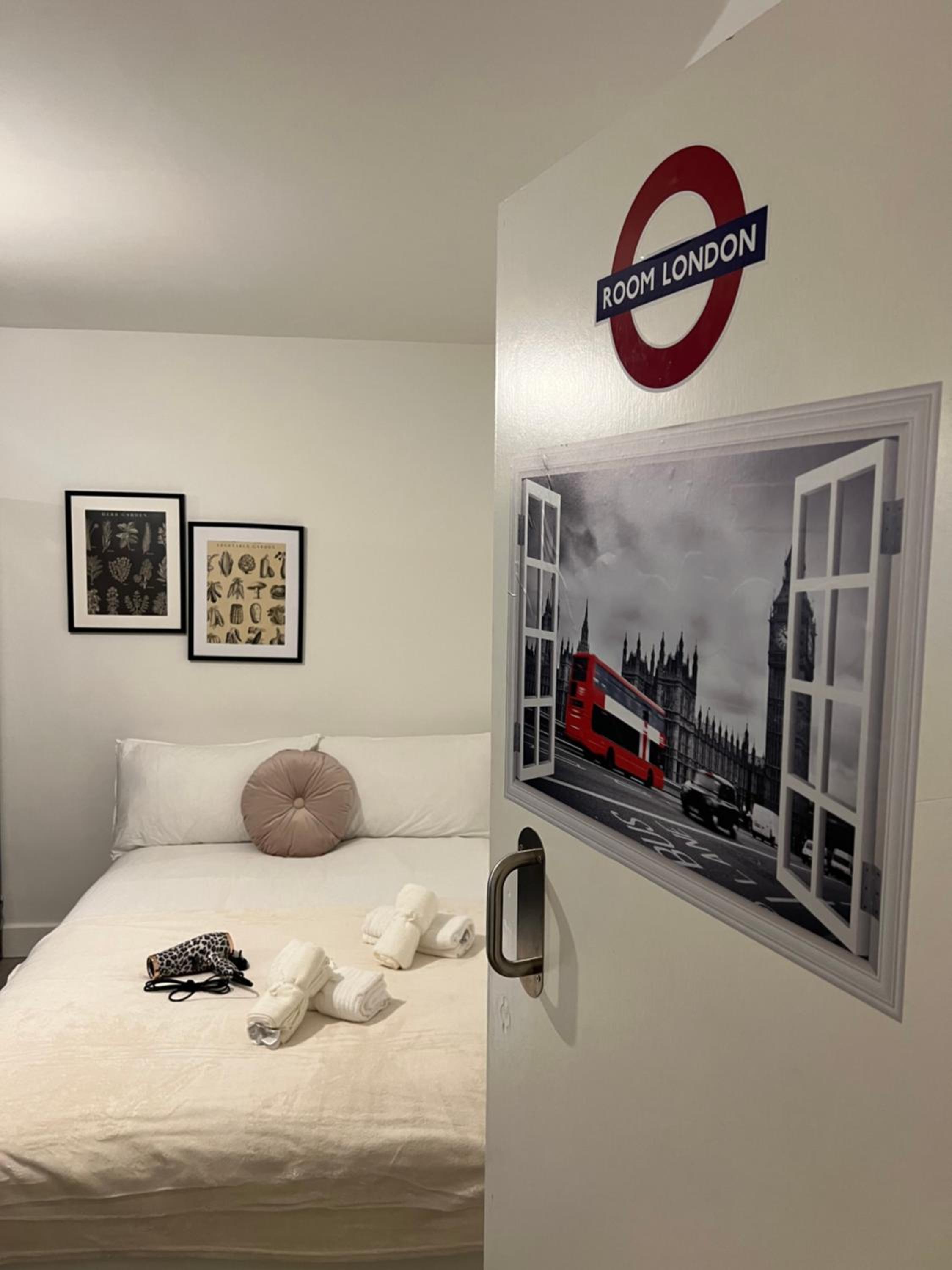 Large Double Room photo 1
