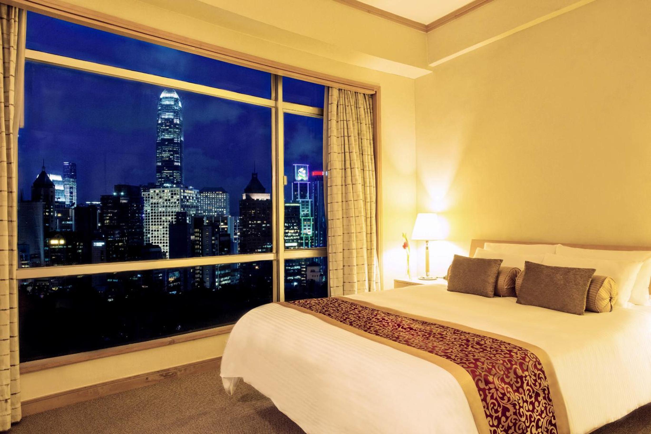 Premier Queen or Twin Room photo 2