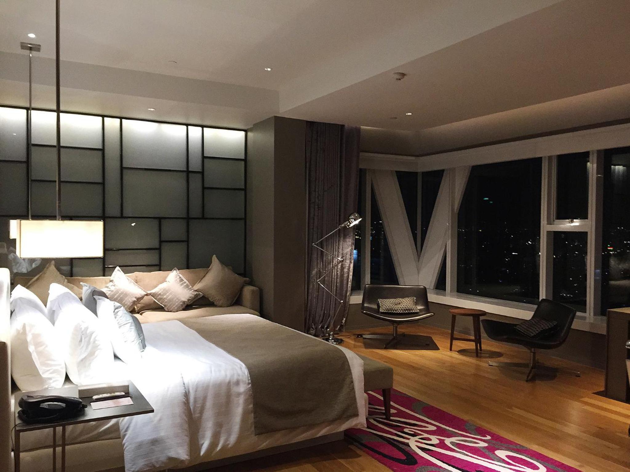 Presidential Suite thumbnail 6