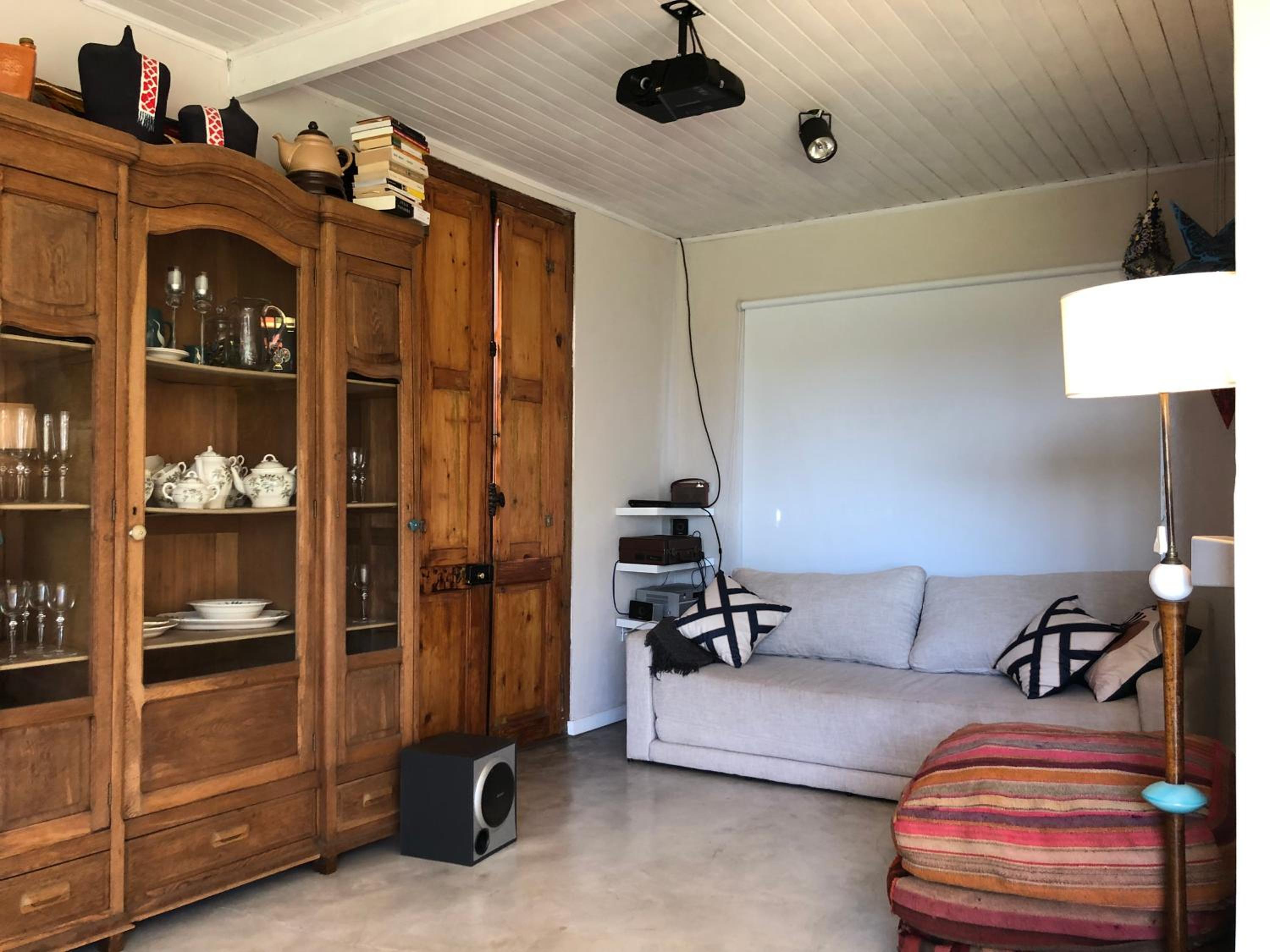 One-Bedroom House photo 1
