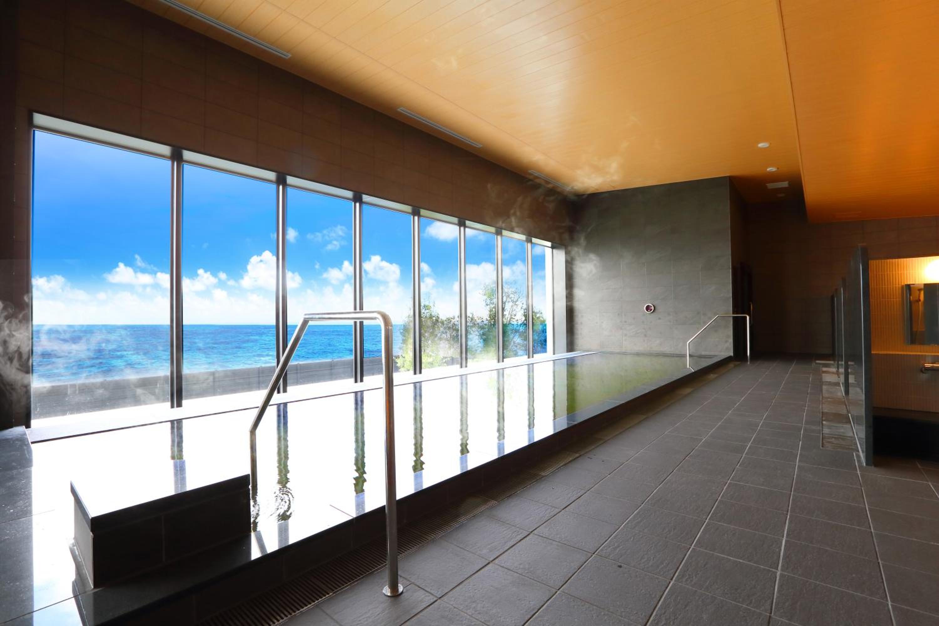 Deluxe Twin Room with Ocean View - Photo 19