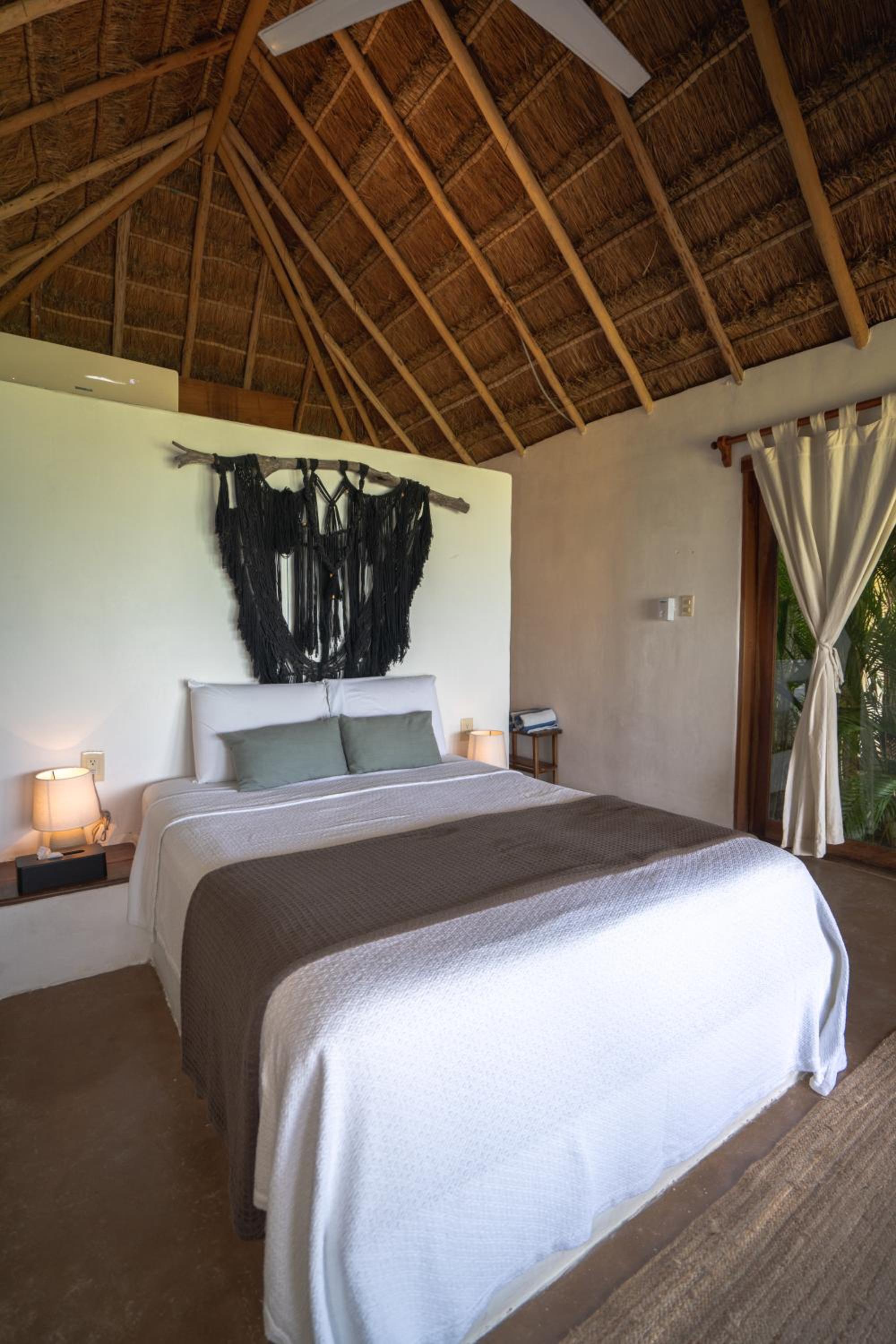 Bungalow - Lagoon View - Photo 9
