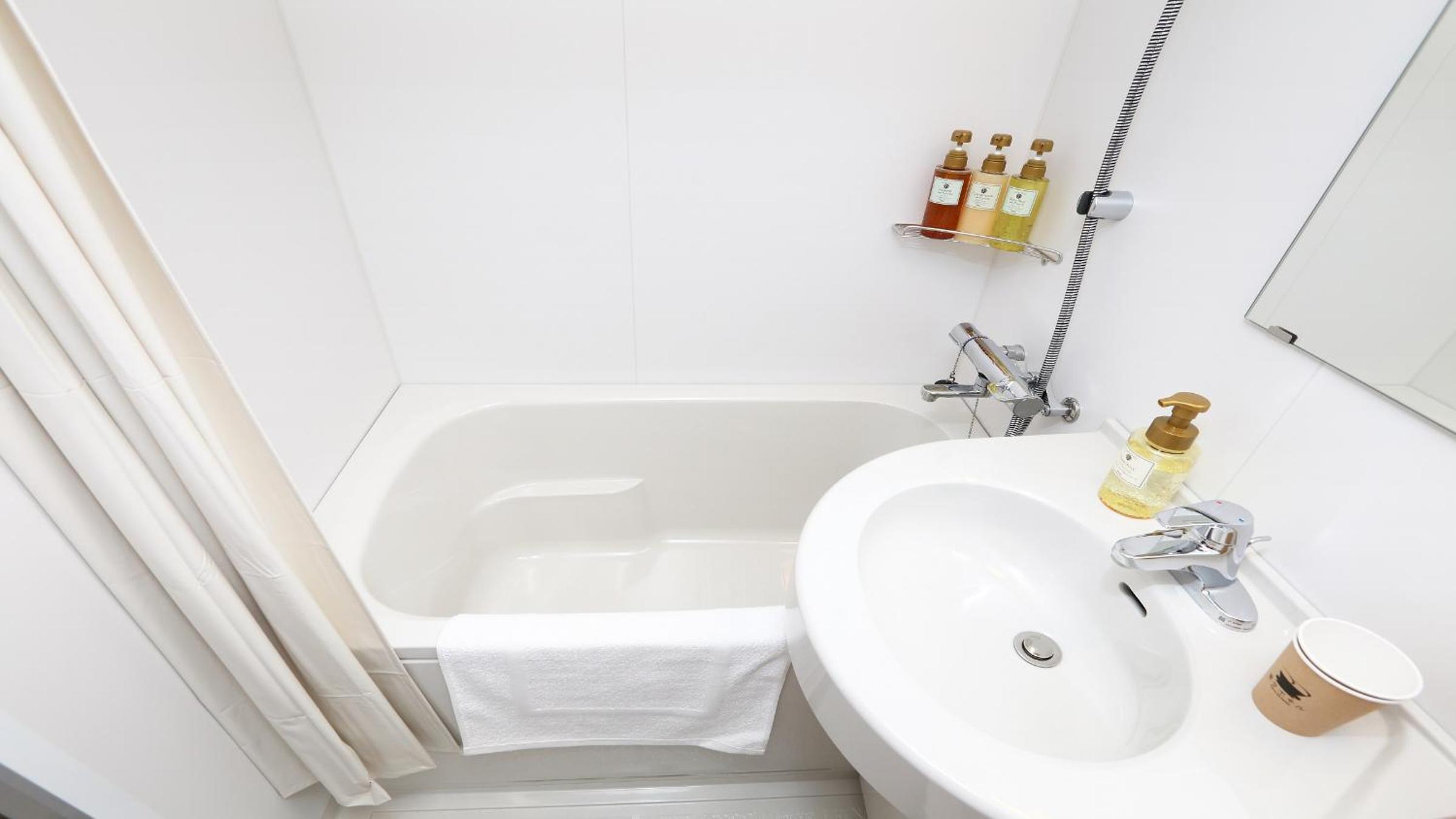 Deluxe Twin Room with Ocean View - Photo 8