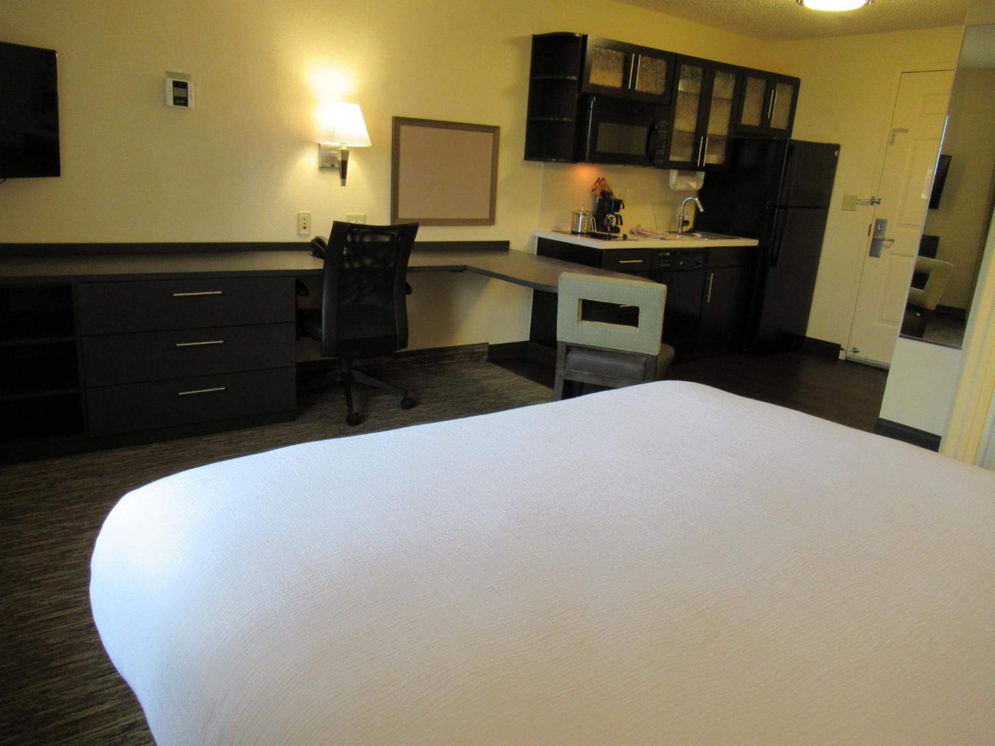 Studio Queen Suite - Photo 6