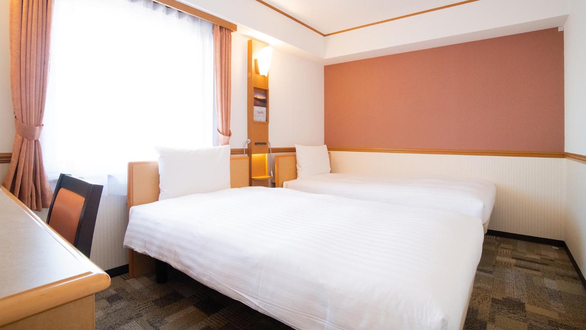 Twin Room - Non-Smoking photo 1