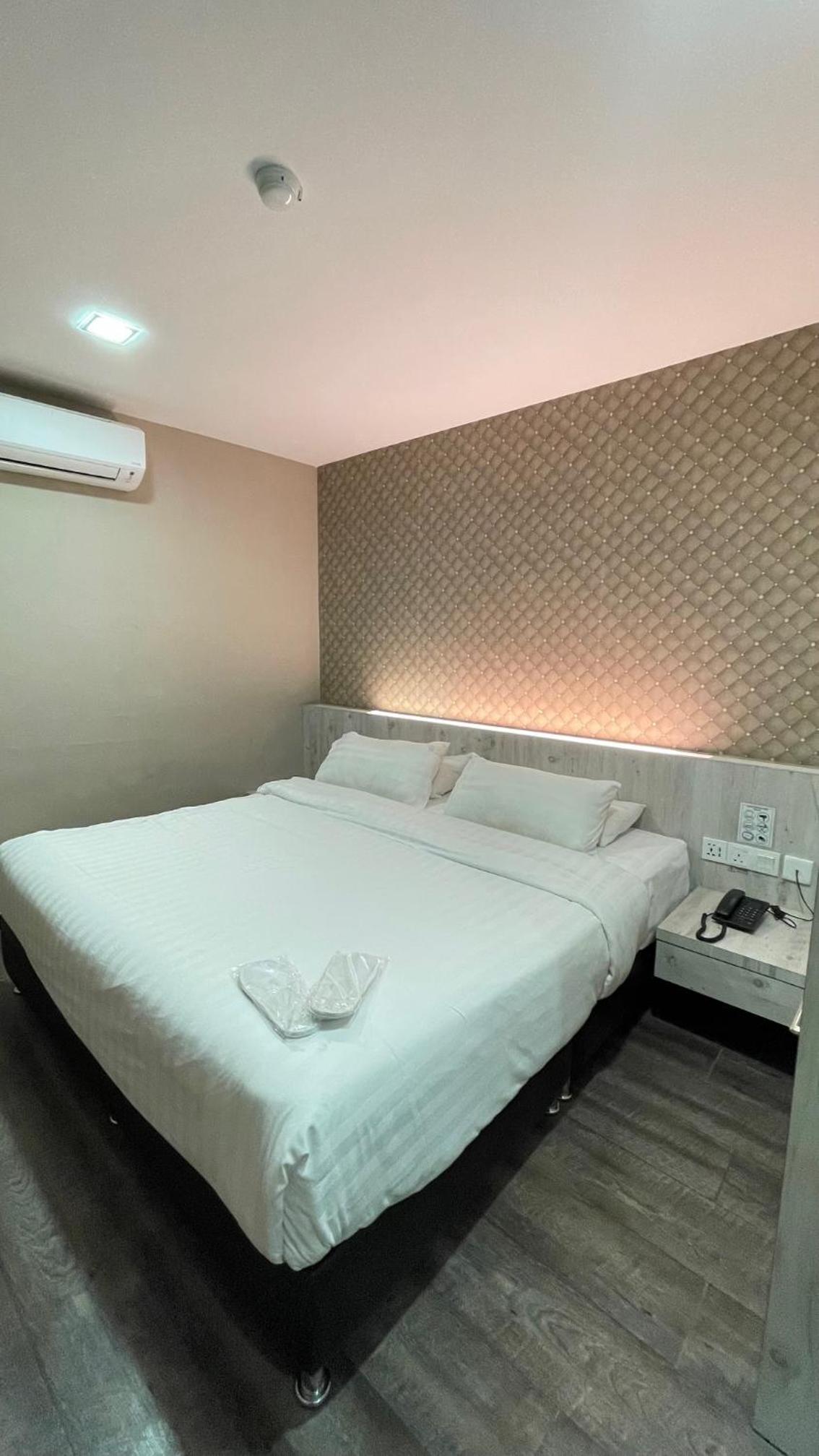 Budget Double Room / Lodge #102 photo 2