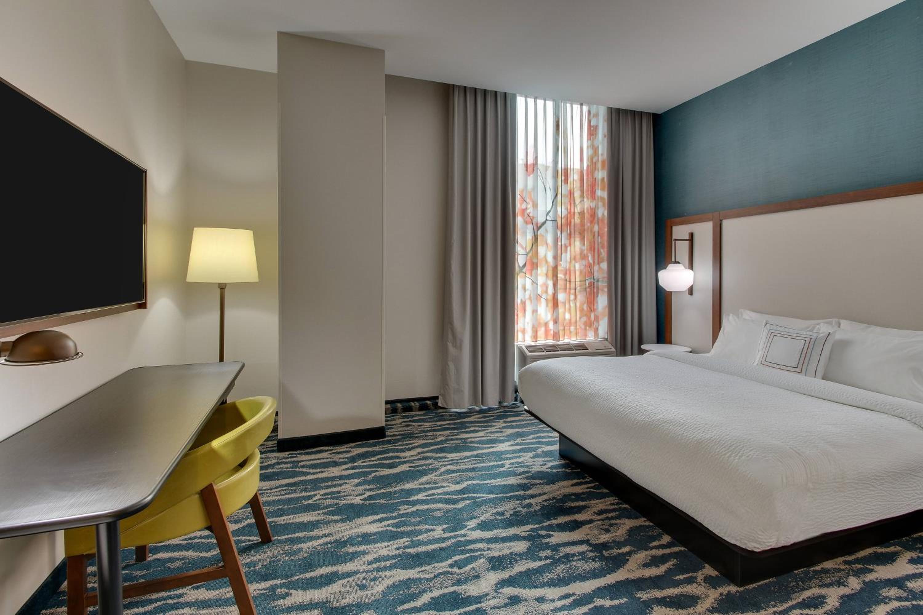Guest room, King, City view - Photo 2