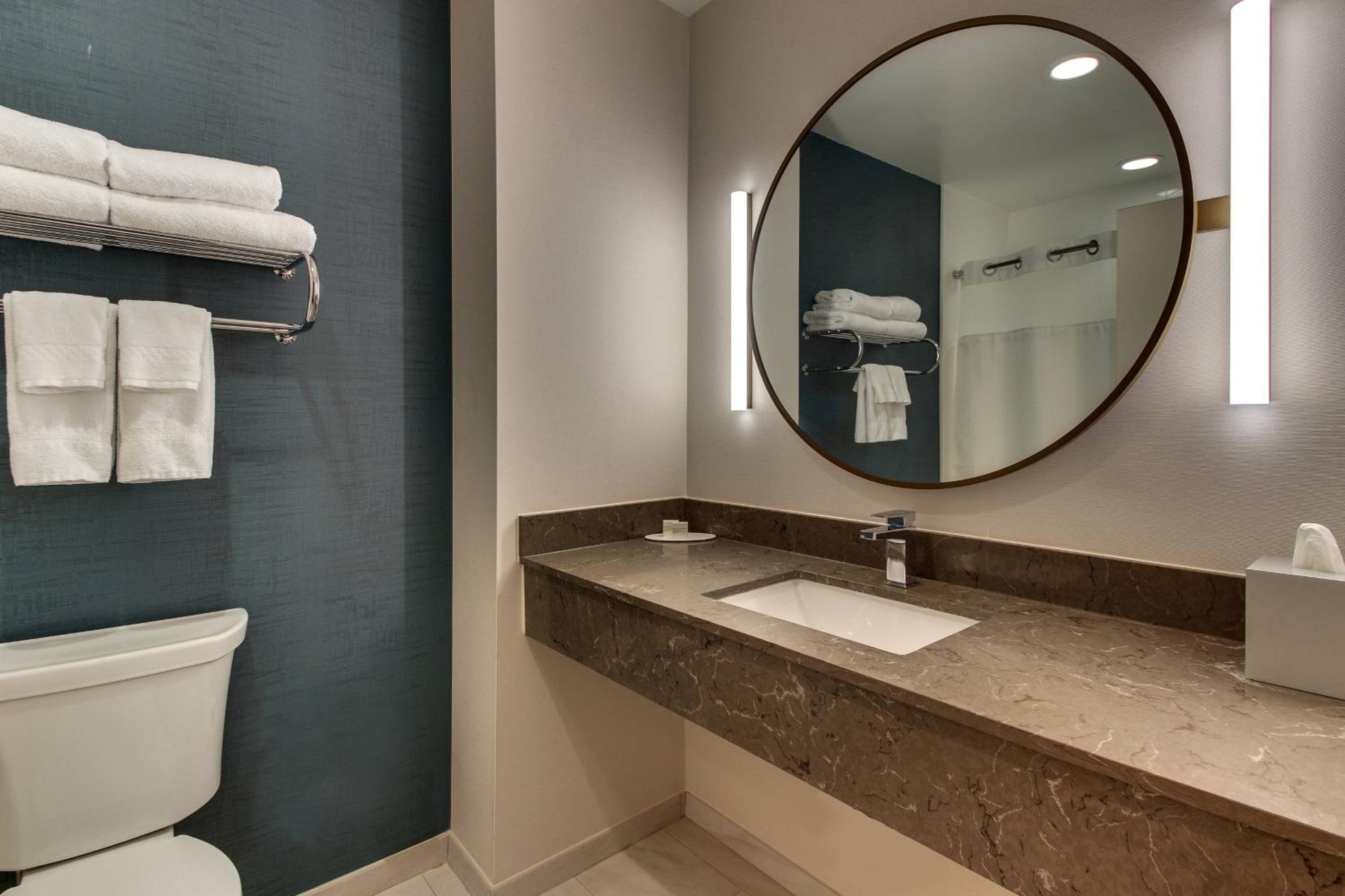 Guest room, 2 Queen - Photo 6
