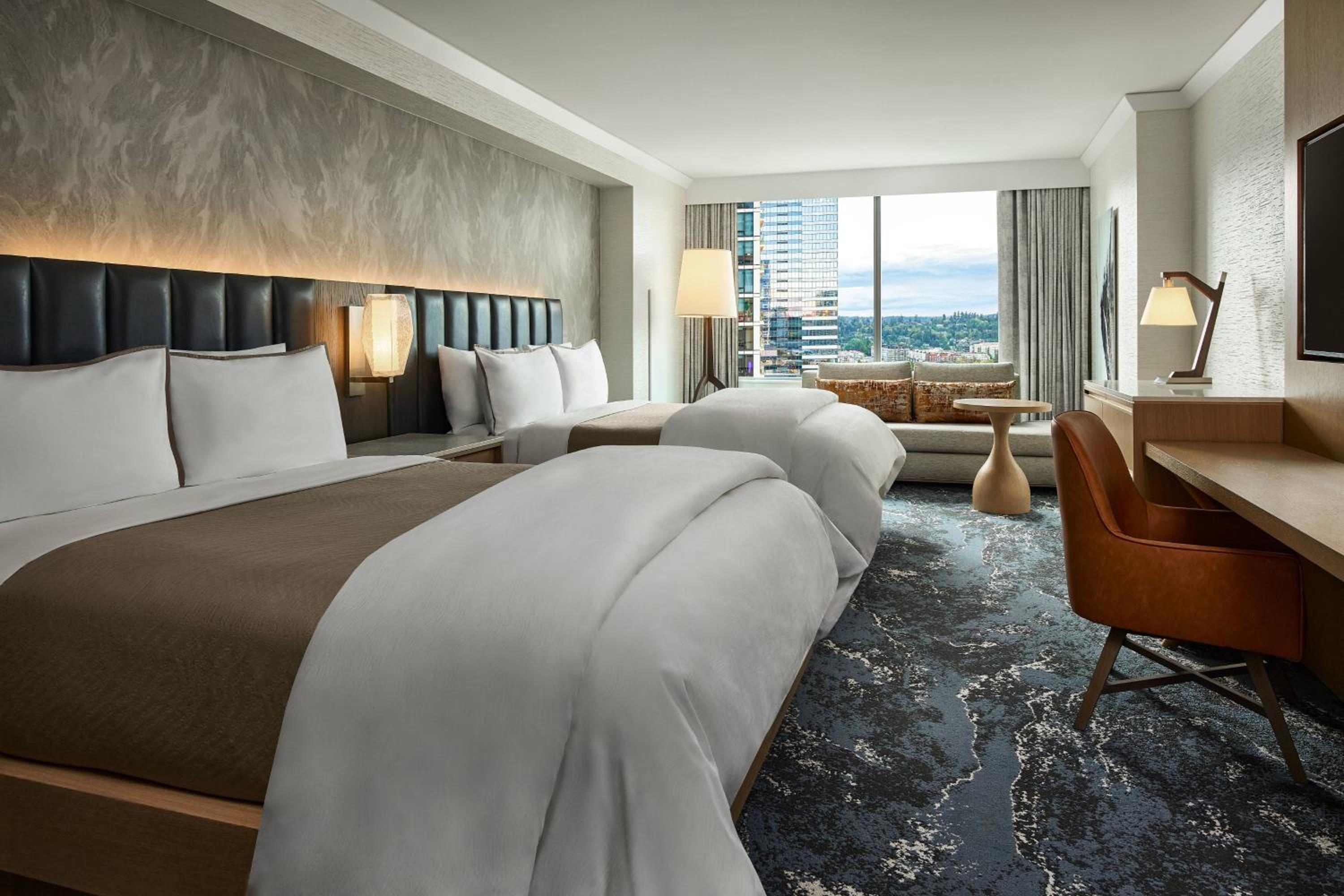 Deluxe, Larger Guest room, 2 Queen - Photo 1