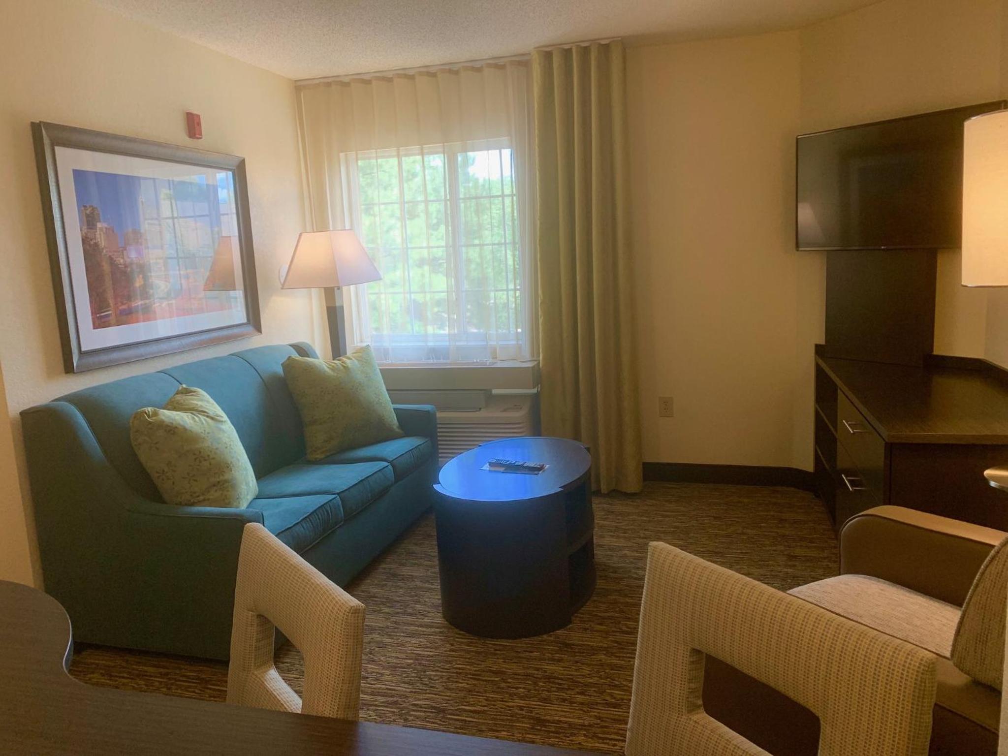 One Bedroom Suite with One Queen Bed - Photo 6