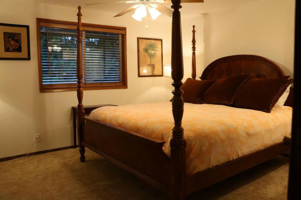 Five-Bedroom House photo 1