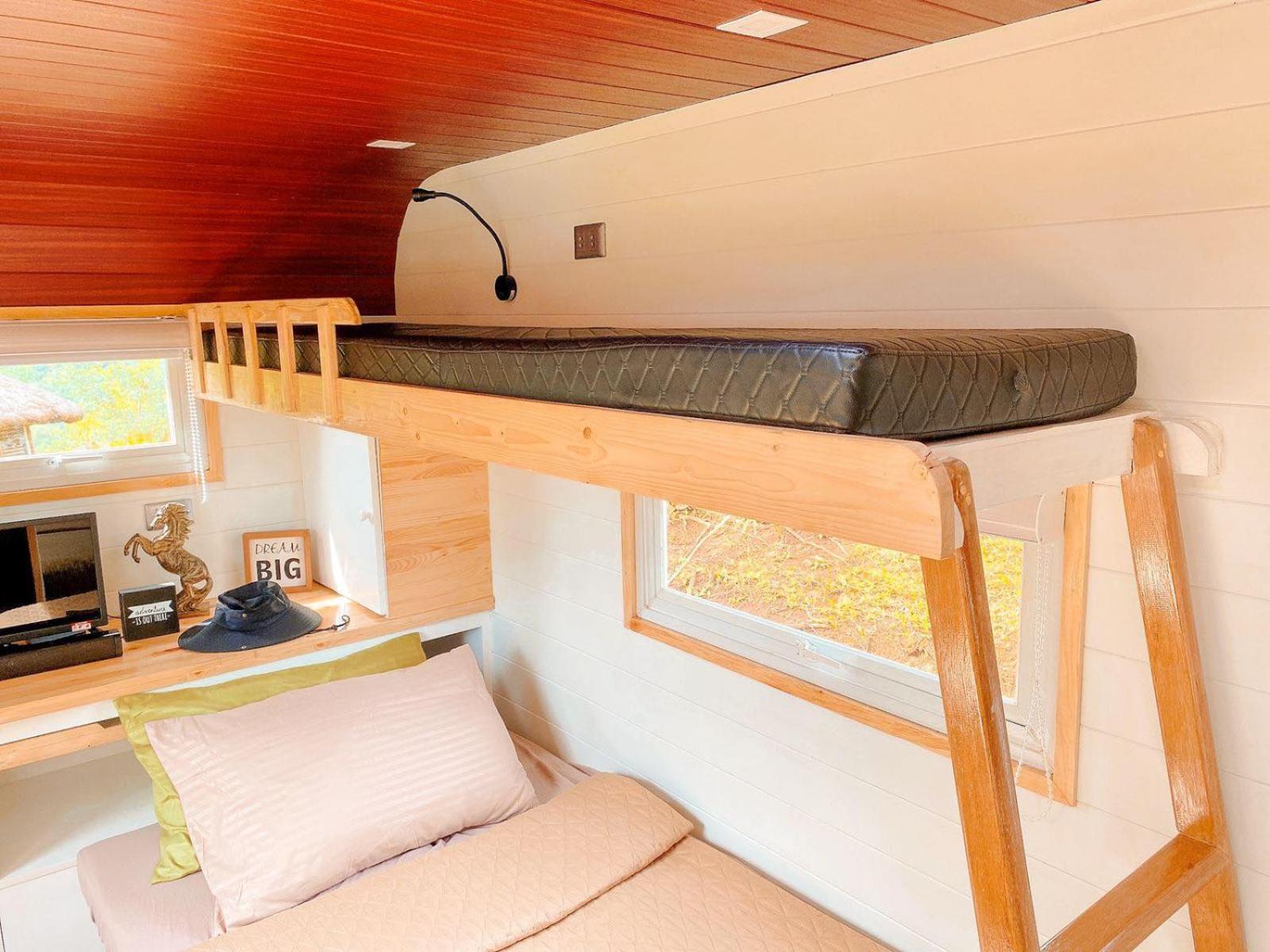 Mobile Home photo 2