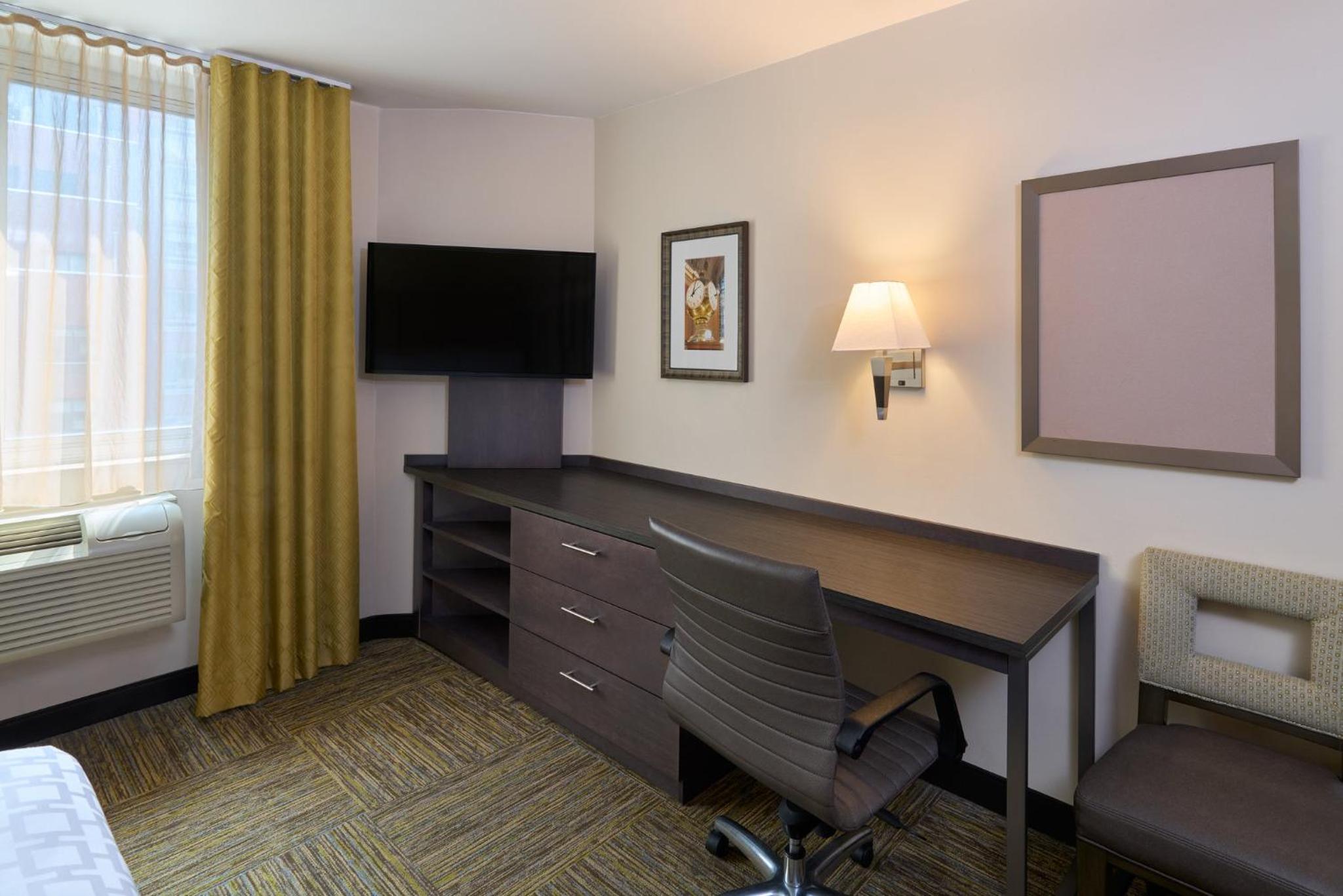 Studio Queen Suite - High Floor