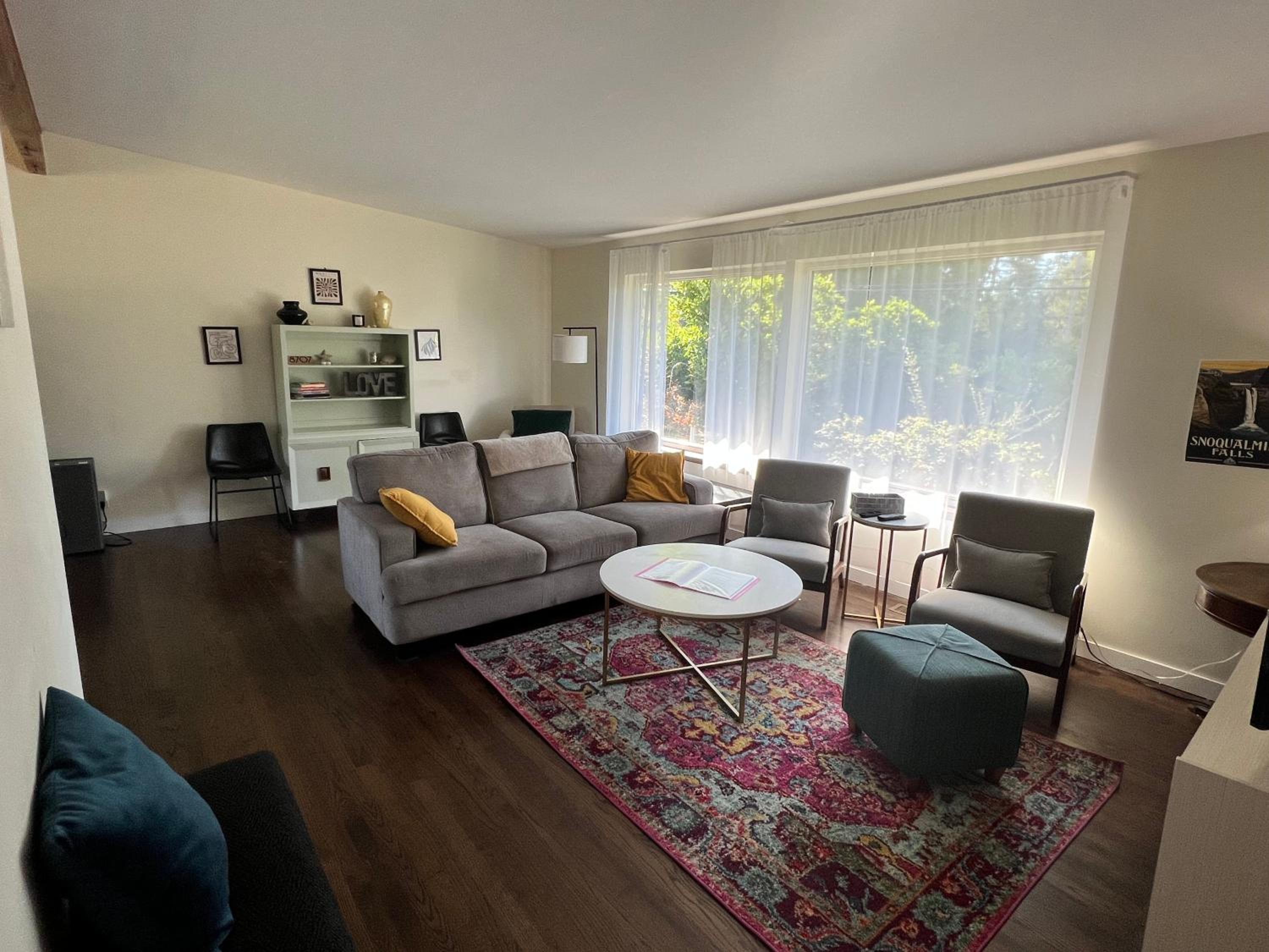 Four-Bedroom House photo 2