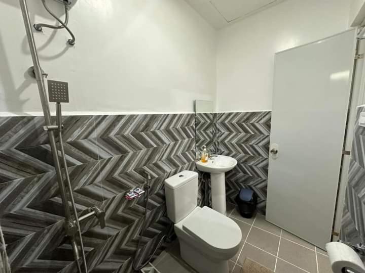 Standard Family Room - Photo 4