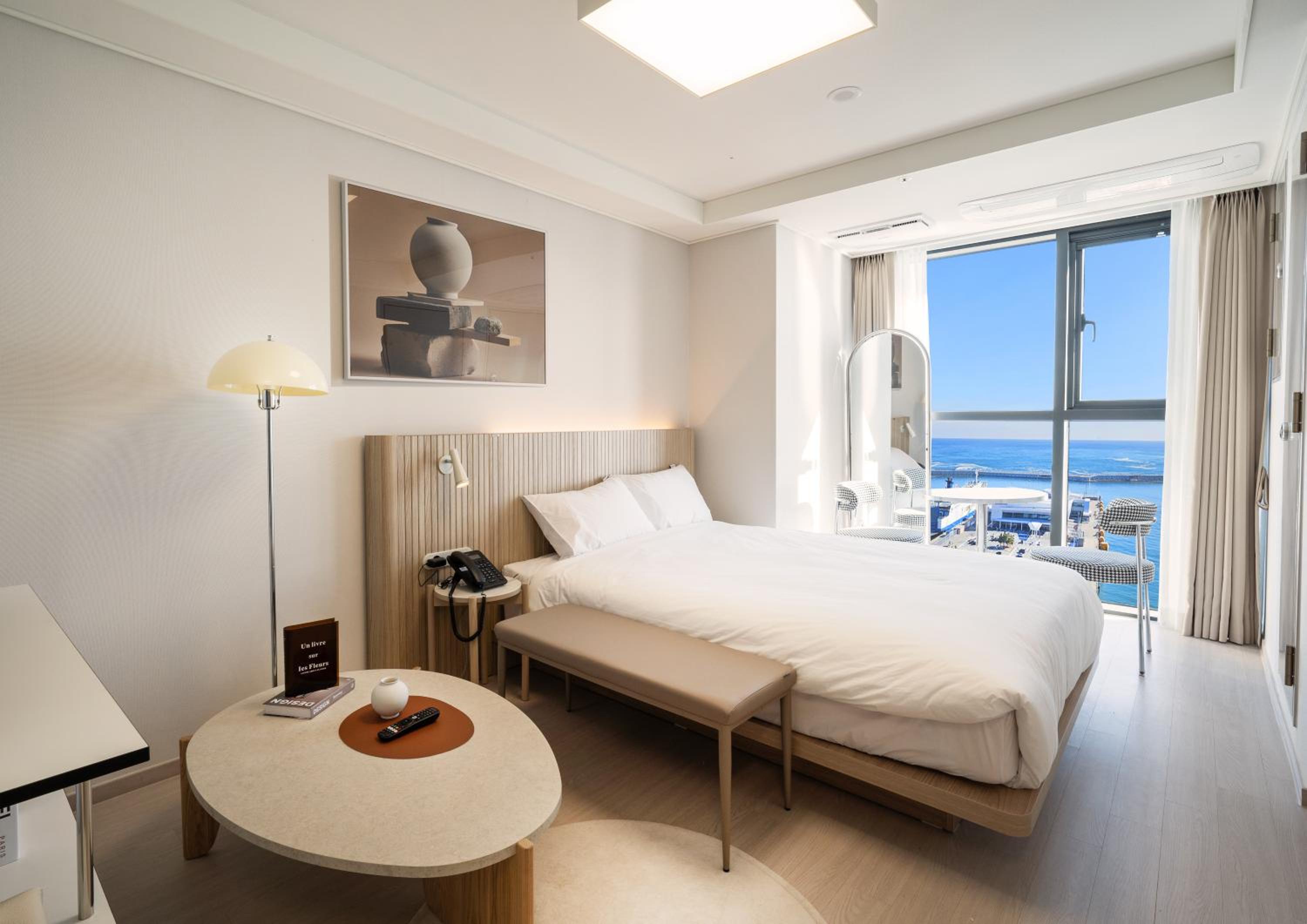 Triple Ocean View (8F~) - Photo 1