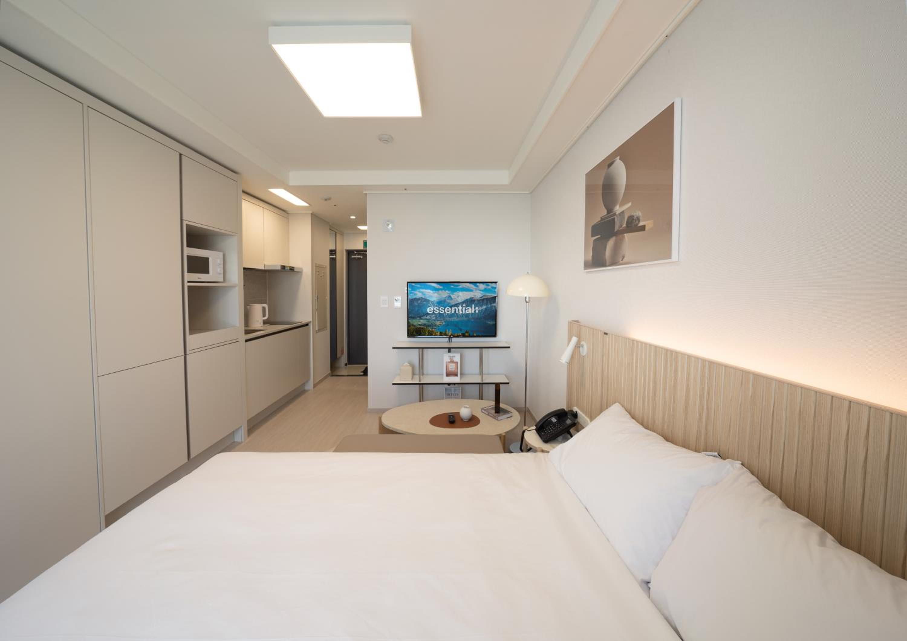 Triple Ocean View (8F~) - Photo 3