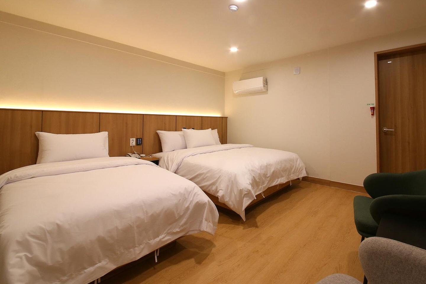 Standard Twin Room photo 3