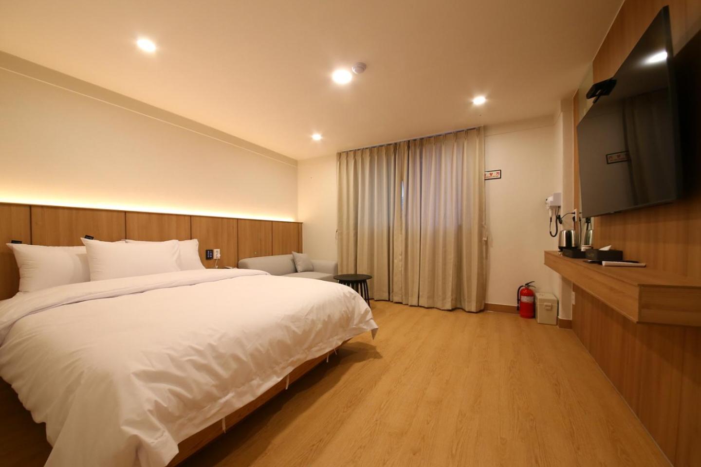Standard Double Room photo 2