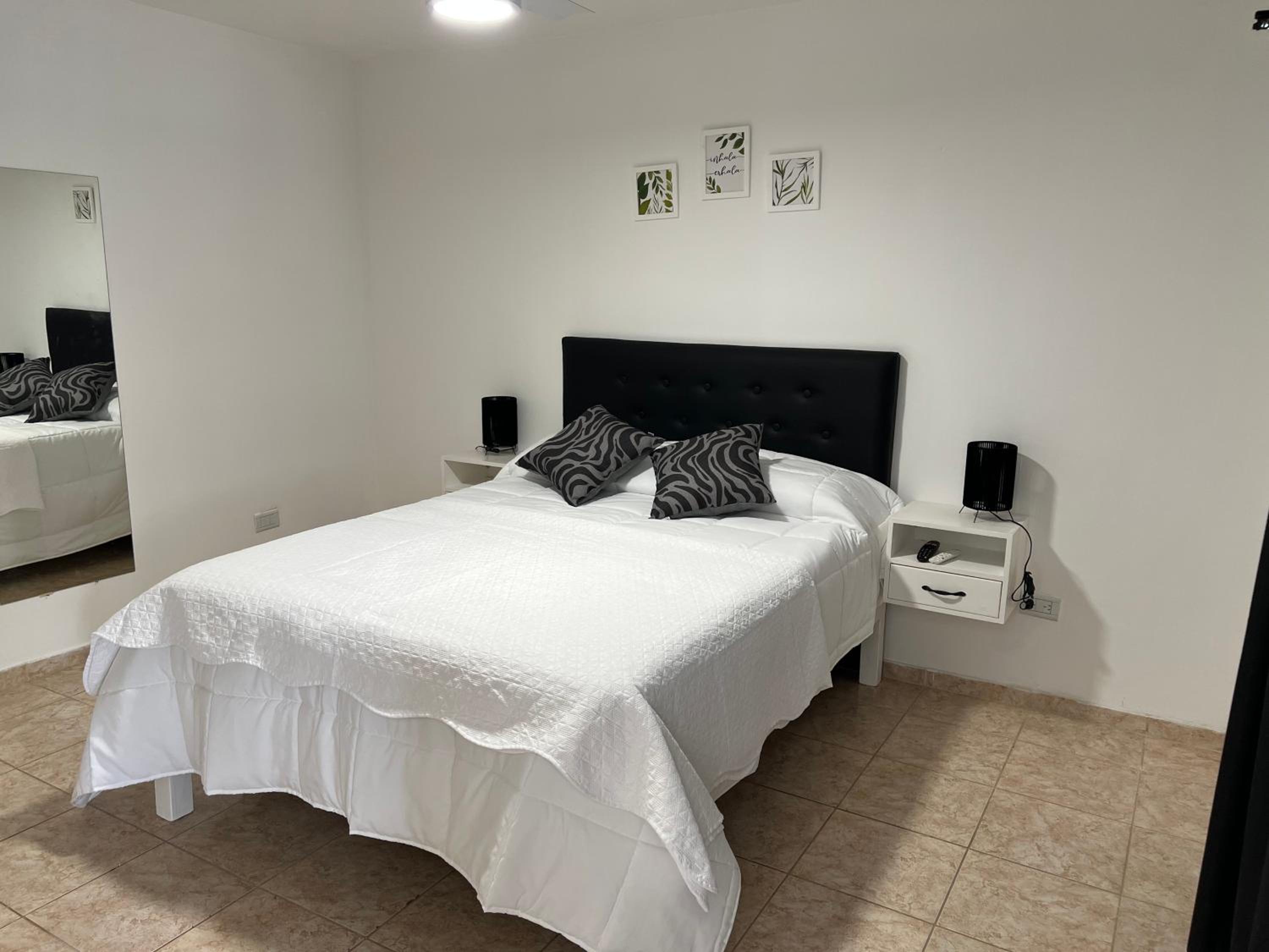 One-Bedroom Apartment photo 1