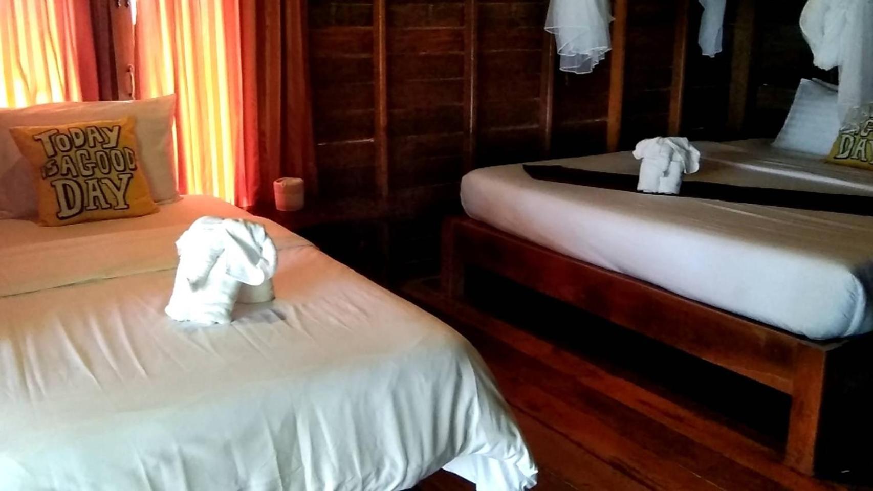 Standard Bungalow with Fan (2 Bed) - Photo 3