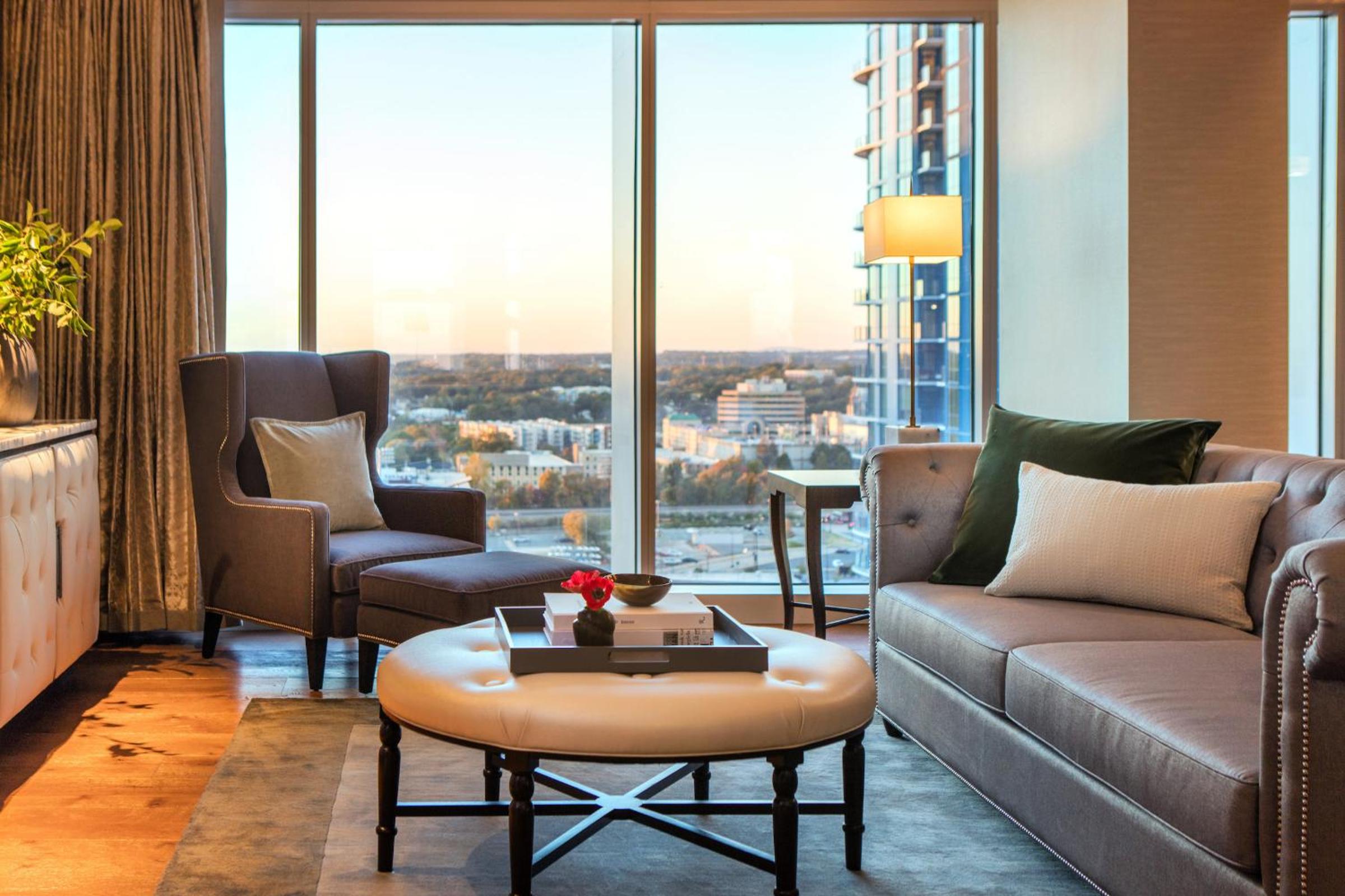 Presidential King Suite photo 2