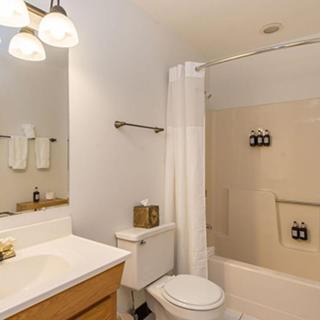Double Room with Lake View - Photo 2
