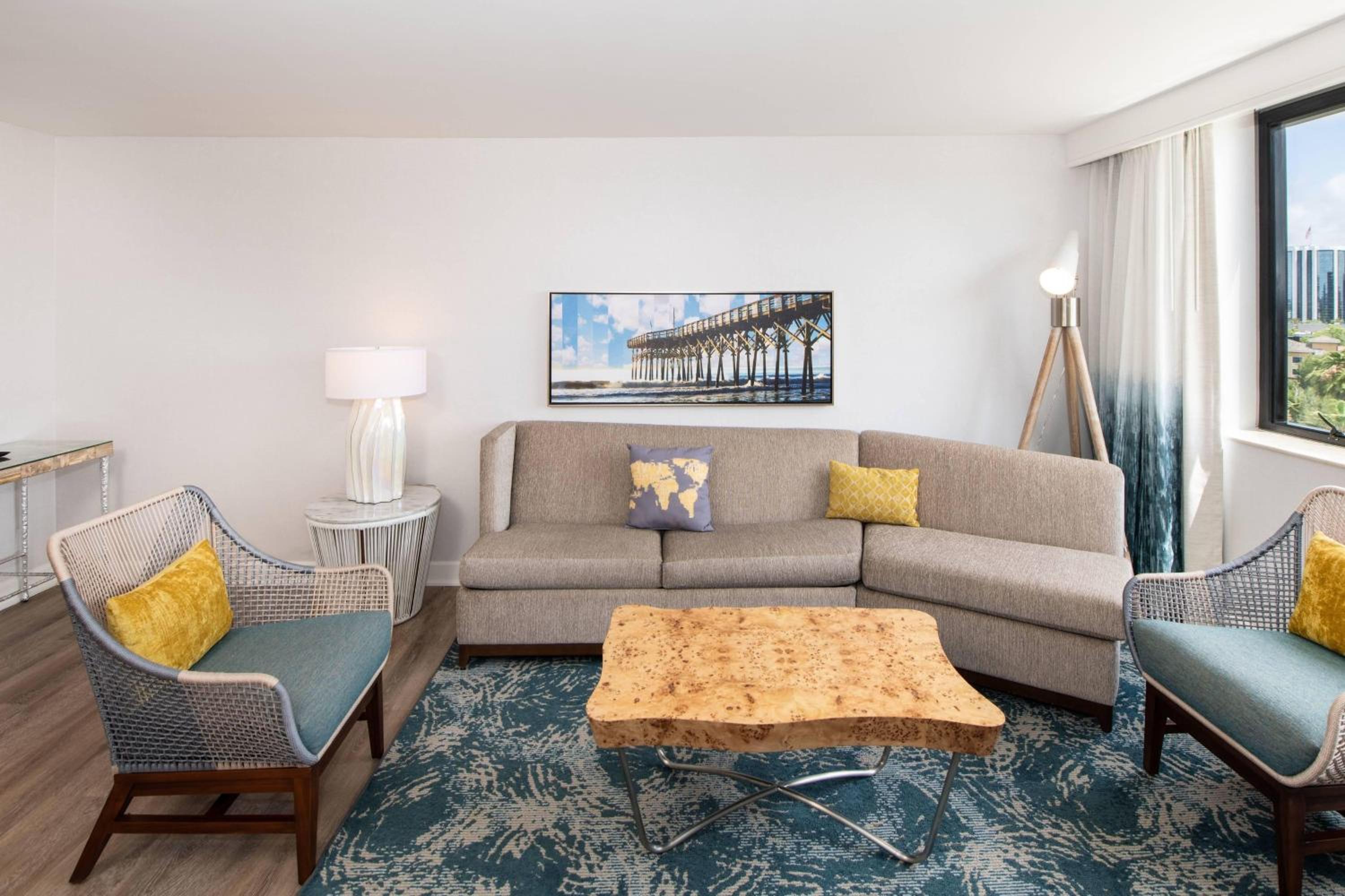 Executive Suite with Sofa Bed and Balcony - Photo 13